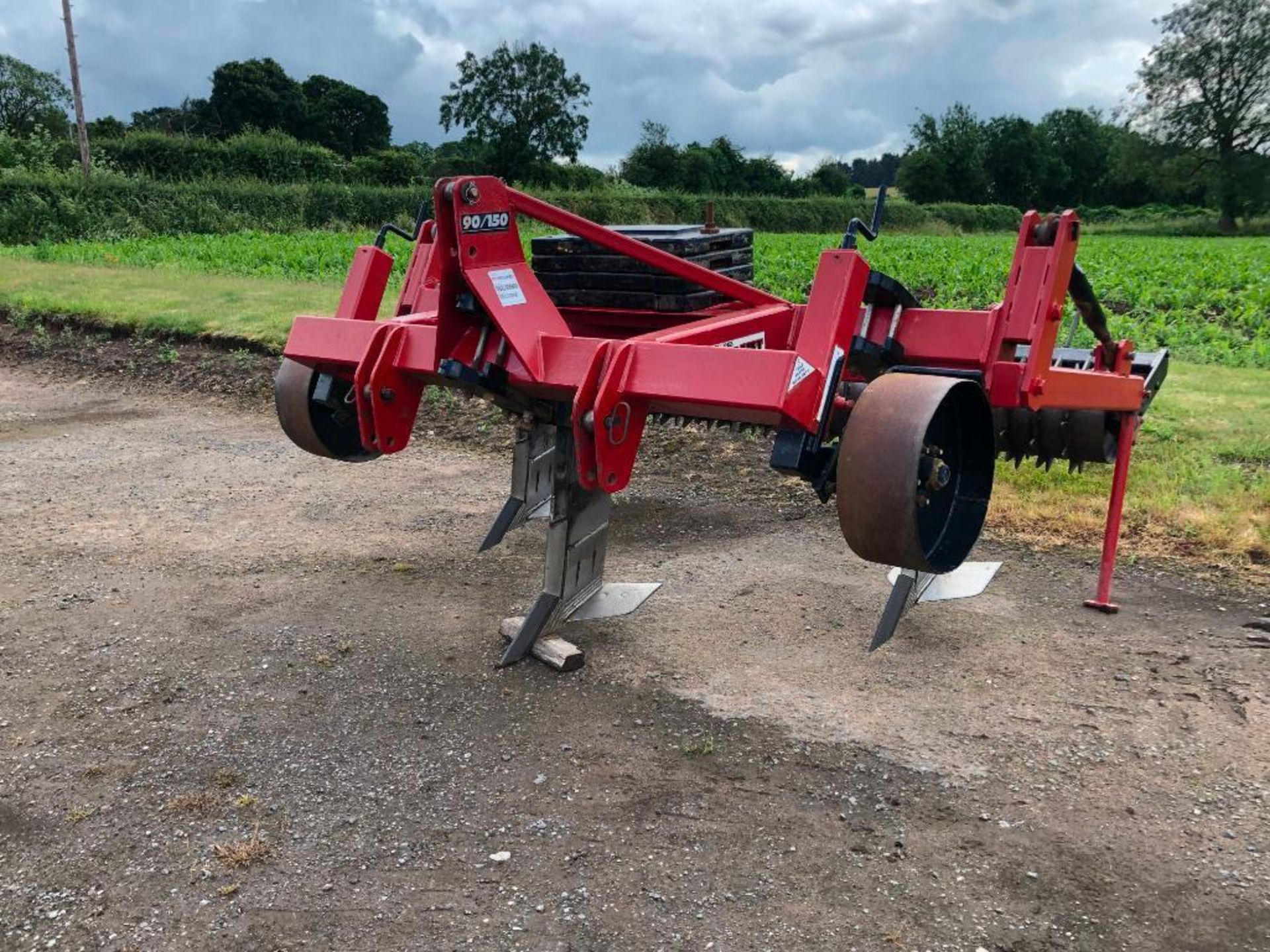 Spaldings 90/150 3 leg sub soiler with depth wheels, rear tooth packer, linkage mounted - Image 5 of 19