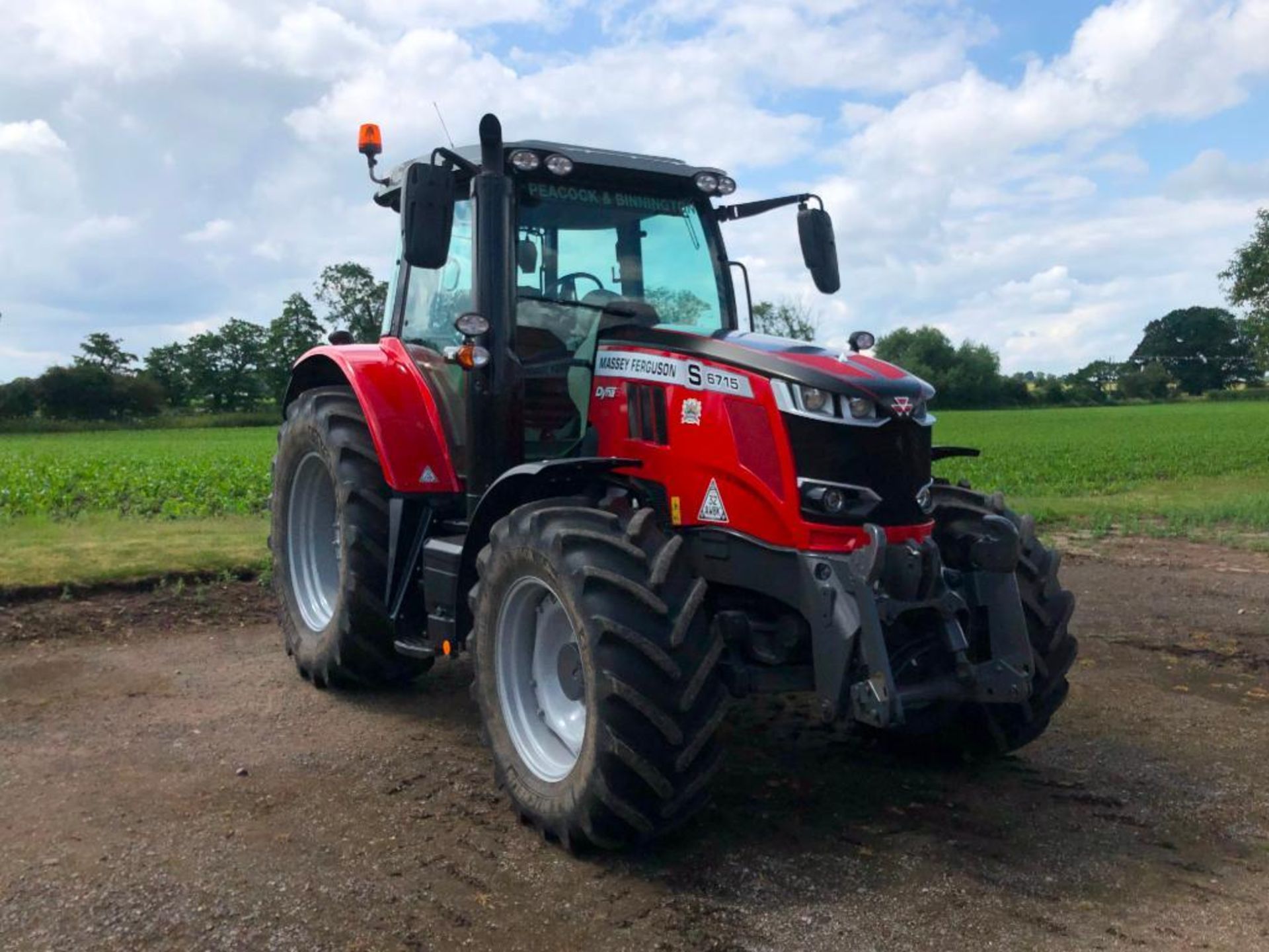 2019 Massey Ferguson 6715 S Dyna 6 50kph 4wd tractor c/w 3 manual spools, front linkage, air brakes, - Image 38 of 41