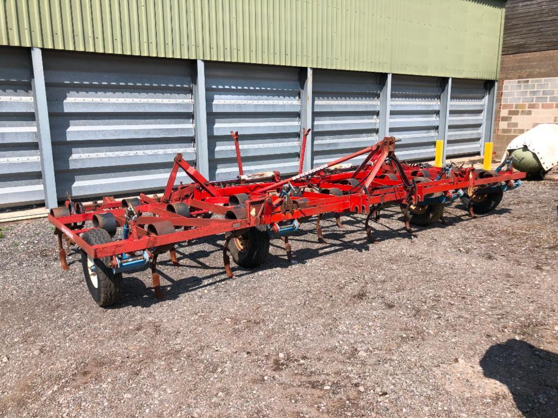 Kongskilde Vibroflex 6.2m, hydraulic folding with depth wheels and levelling discs - Image 13 of 16