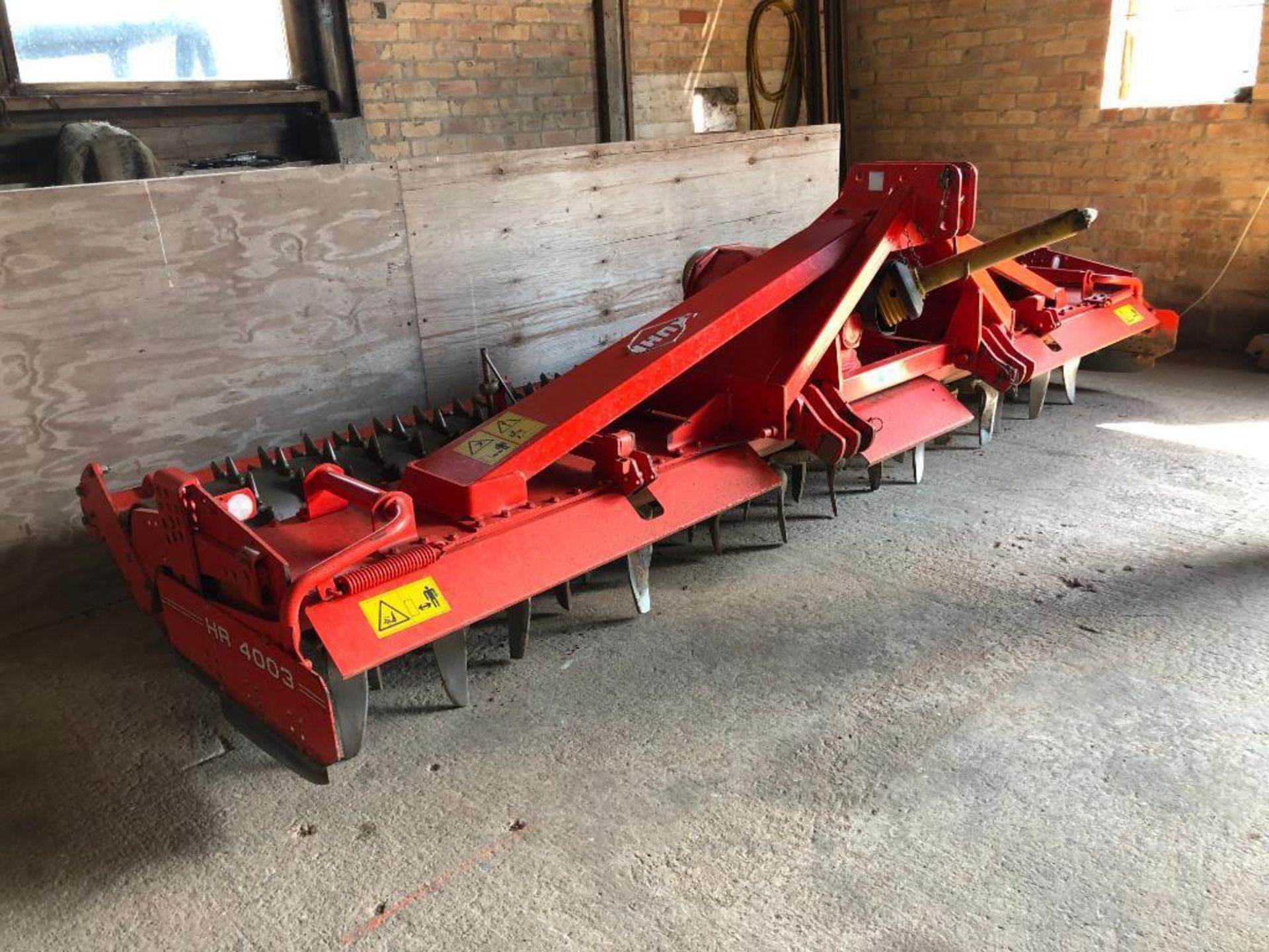 2001 Kuhn HR4003D power harrow with rear maxi packer, quick release tines, linkage mounted. Serial N - Image 2 of 13