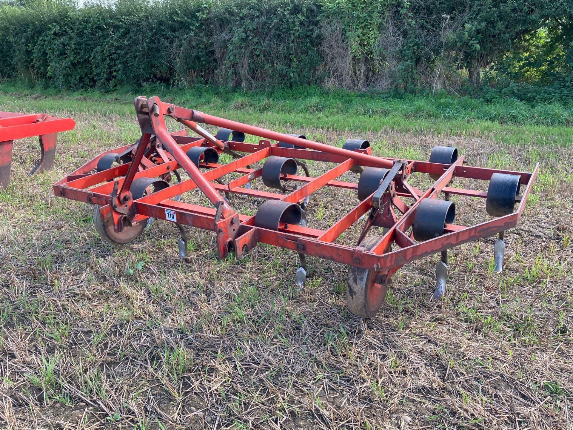 Kongskilde Vibroflex 10ft 8in with depth wheels, linkage mounted. Serial No: 05003031 NB: Manual in