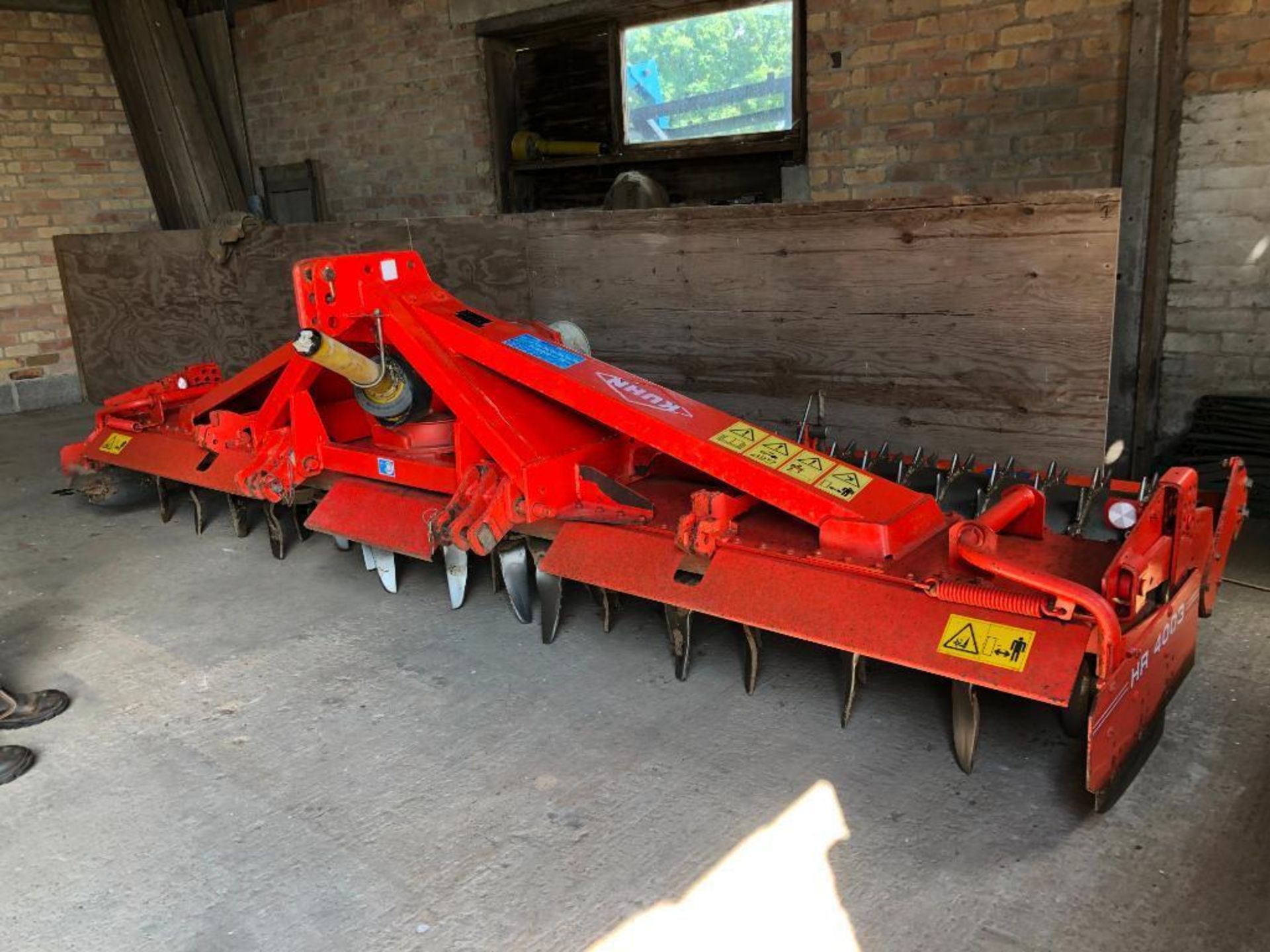 2001 Kuhn HR4003D power harrow with rear maxi packer, quick release tines, linkage mounted. Serial N - Image 5 of 13