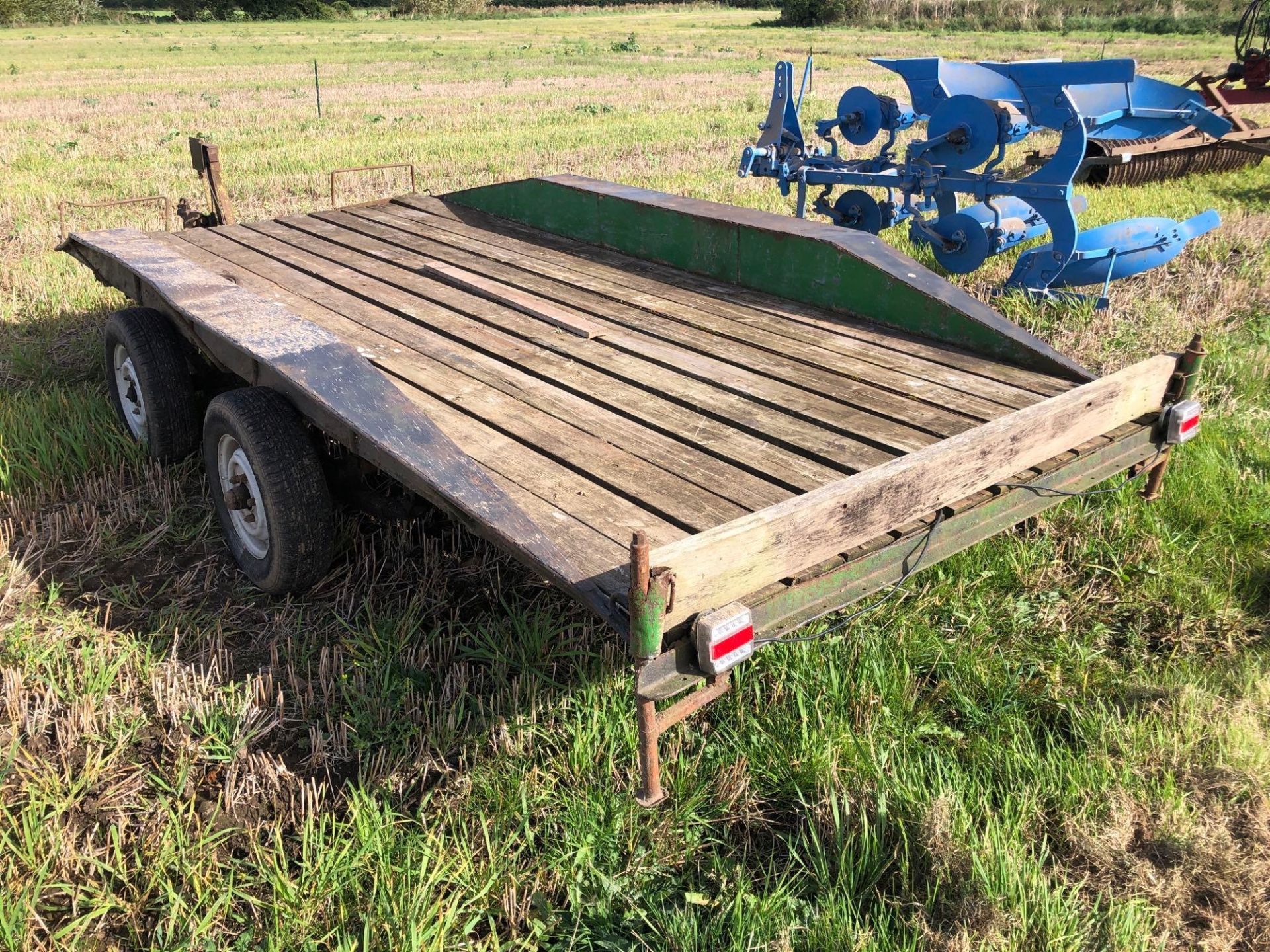 Twin axle car trailer with ball hitch and wooden floor - Image 3 of 3