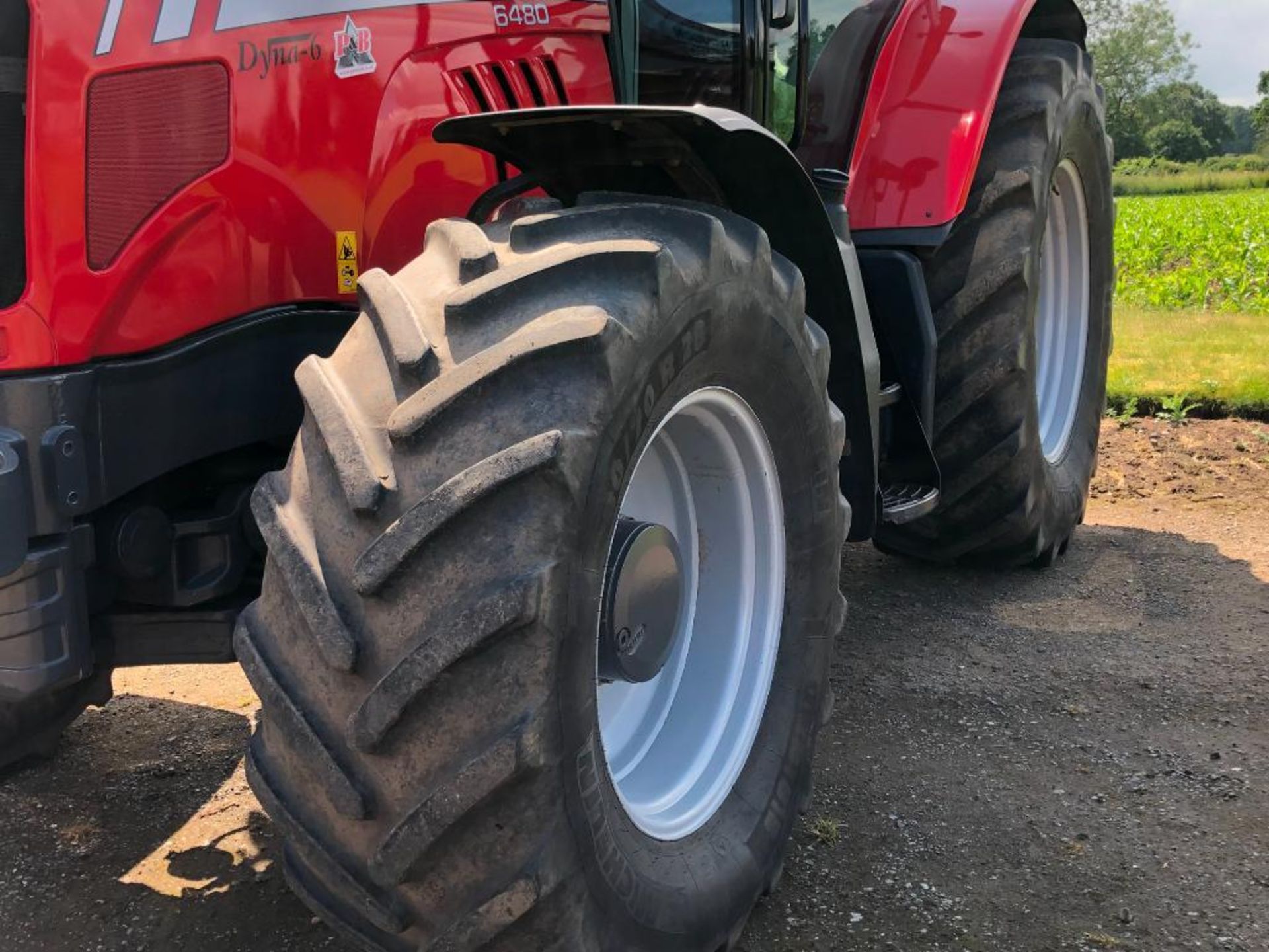 2011 Massey Ferguson 6480 Dyna 6 40kph 4wd tractor c/w 3 manual spools, front and cab suspension, im - Image 26 of 44