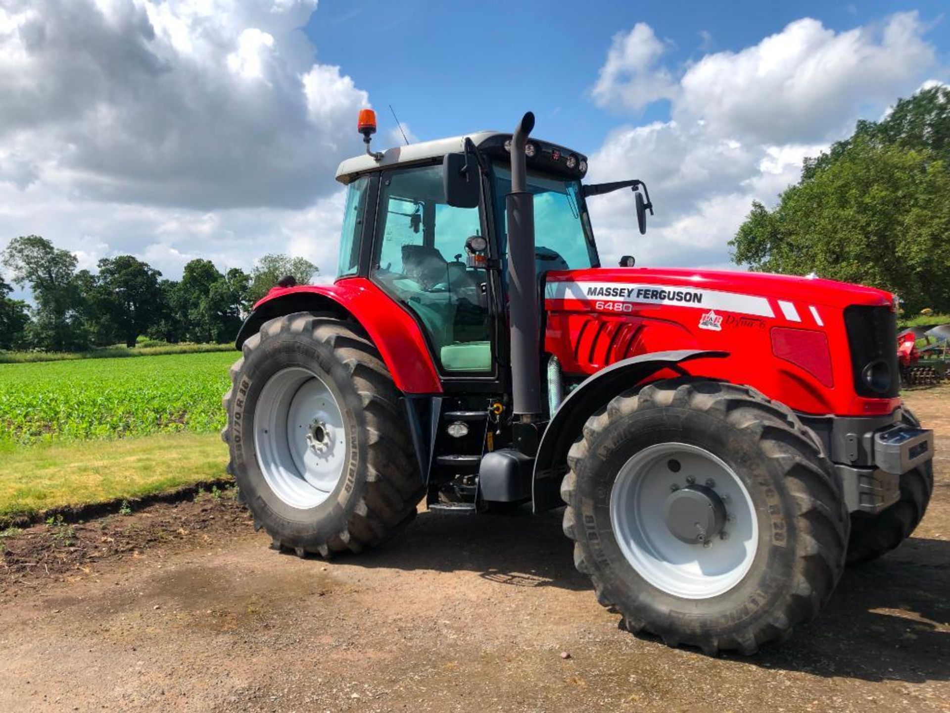 2011 Massey Ferguson 6480 Dyna 6 40kph 4wd tractor c/w 3 manual spools, front and cab suspension, im - Image 21 of 44