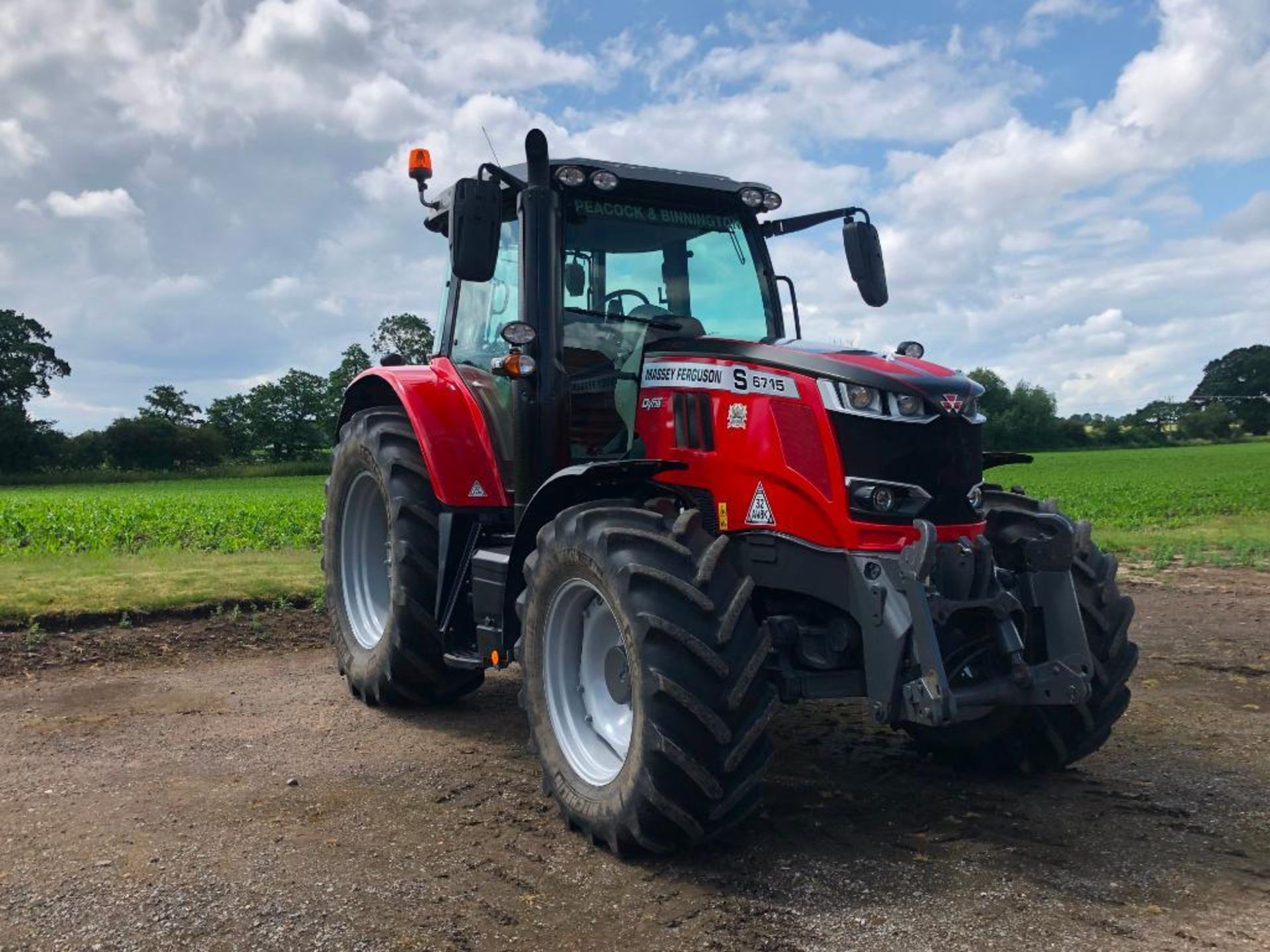 2019 Massey Ferguson 6715 S Dyna 6 50kph 4wd tractor c/w 3 manual spools, front linkage, air brakes, - Image 36 of 41