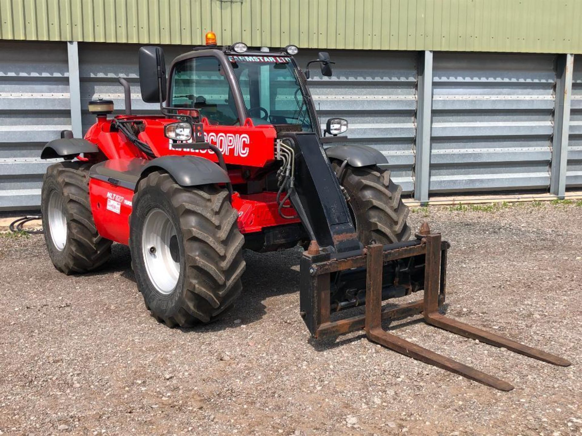 2010 Manitou MLT627 Turbo materials handler c/w air conditioned cab, pick up hitch, pin and cone hea - Image 46 of 47