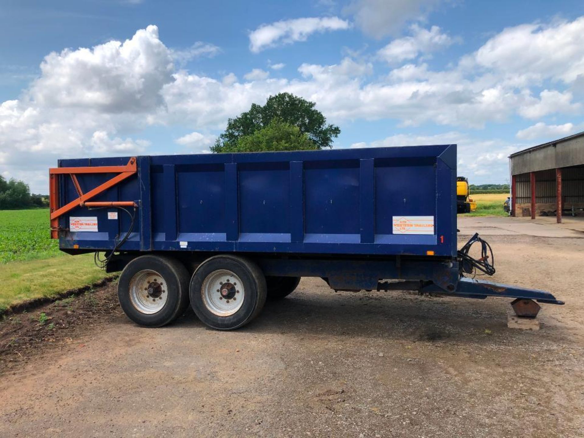 1994 Ken Wootton 10t twin axle grain trailer c/w hydraulic tailgate, grain chute, sprung drawbar on - Image 8 of 22