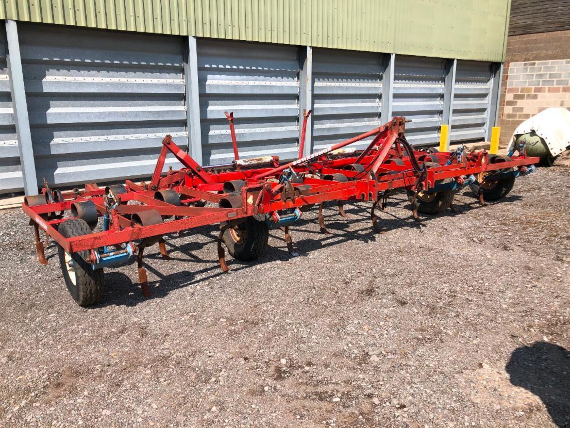 Kongskilde Vibroflex 6.2m, hydraulic folding with depth wheels and levelling discs - Image 14 of 16