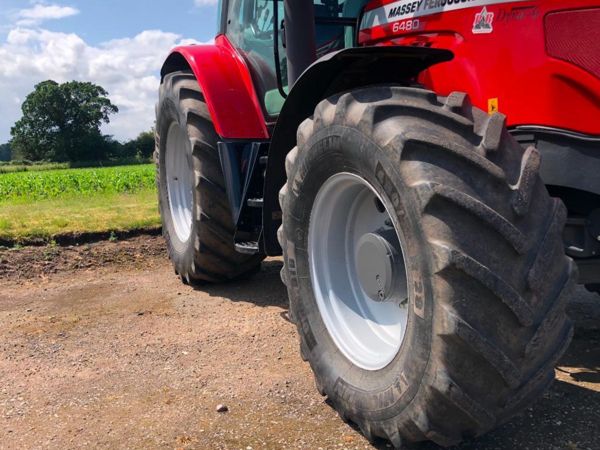 2011 Massey Ferguson 6480 Dyna 6 40kph 4wd tractor c/w 3 manual spools, front and cab suspension, im - Image 25 of 44