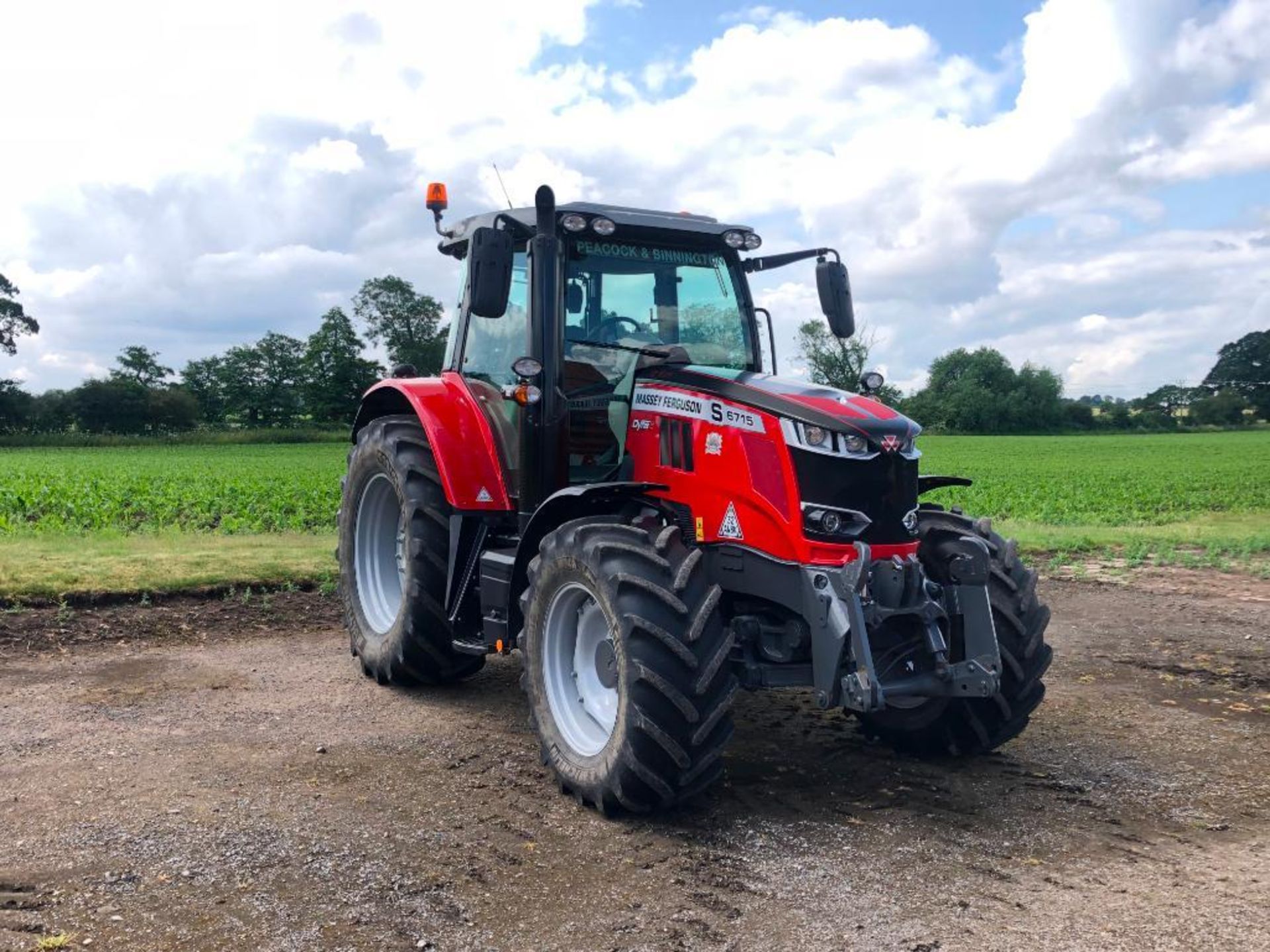 2019 Massey Ferguson 6715 S Dyna 6 50kph 4wd tractor c/w 3 manual spools, front linkage, air brakes, - Image 35 of 41