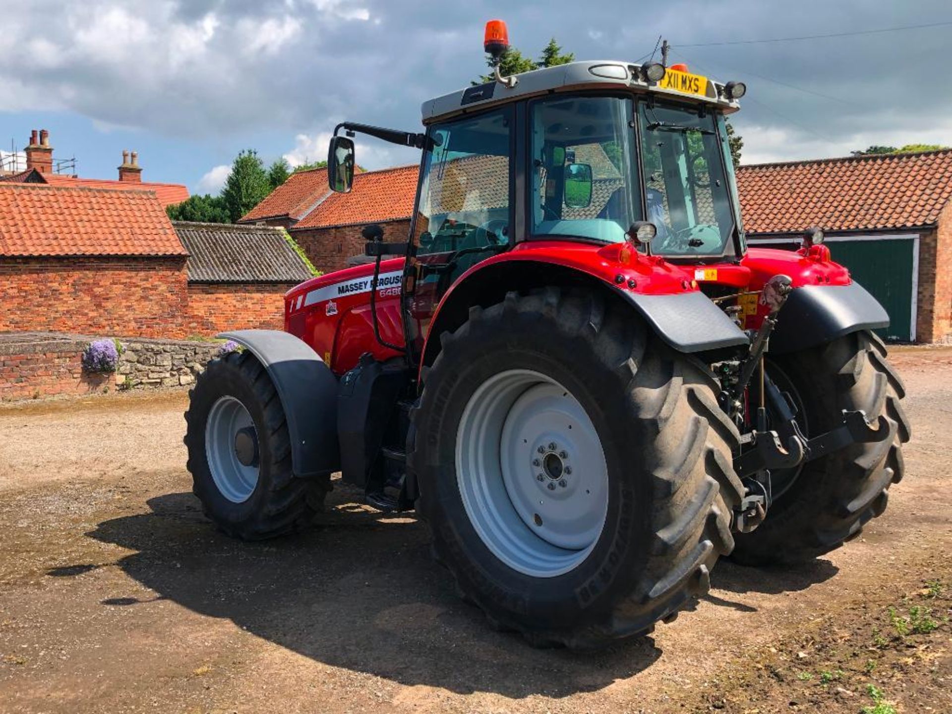 2011 Massey Ferguson 6480 Dyna 6 40kph 4wd tractor c/w 3 manual spools, front and cab suspension, im - Image 11 of 44