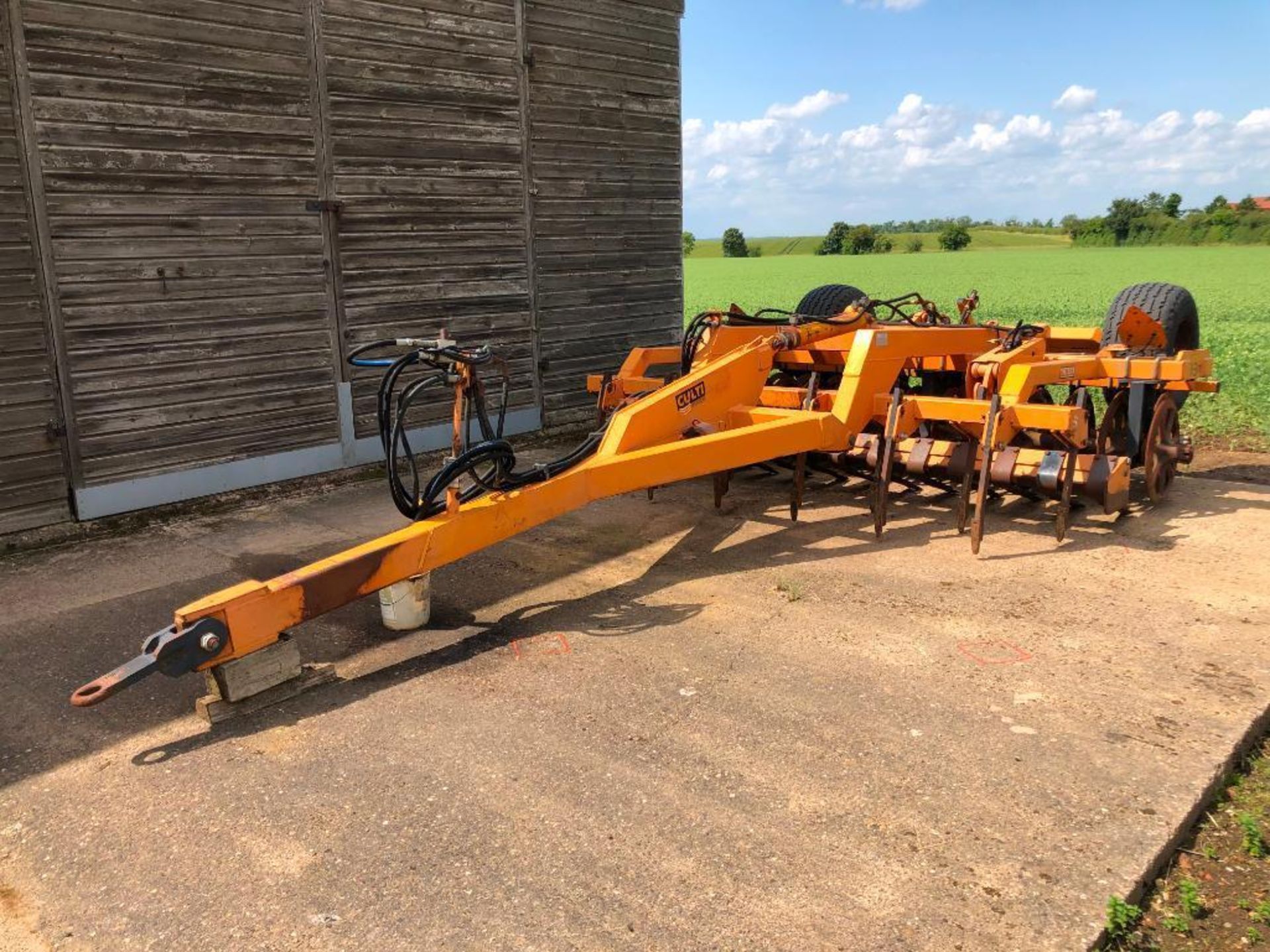 Simba Culti-Press 3.3m with leading tines, levelling boards, cast rings. Serial No: 84679038 NB: Man - Image 8 of 11