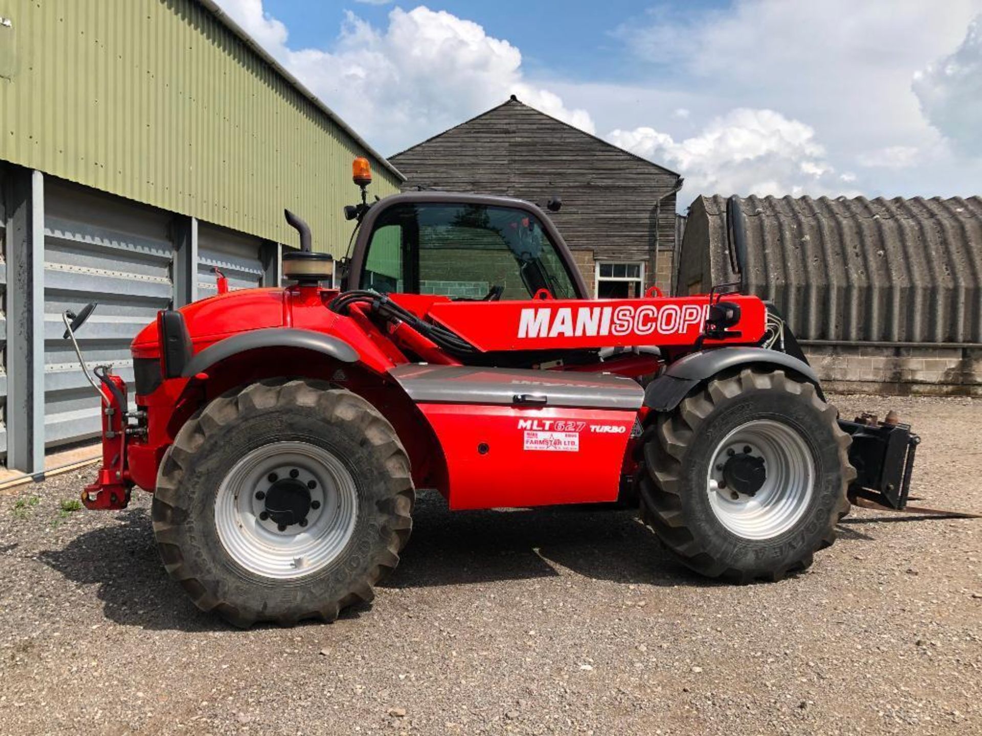 2010 Manitou MLT627 Turbo materials handler c/w air conditioned cab, pick up hitch, pin and cone hea - Image 27 of 47