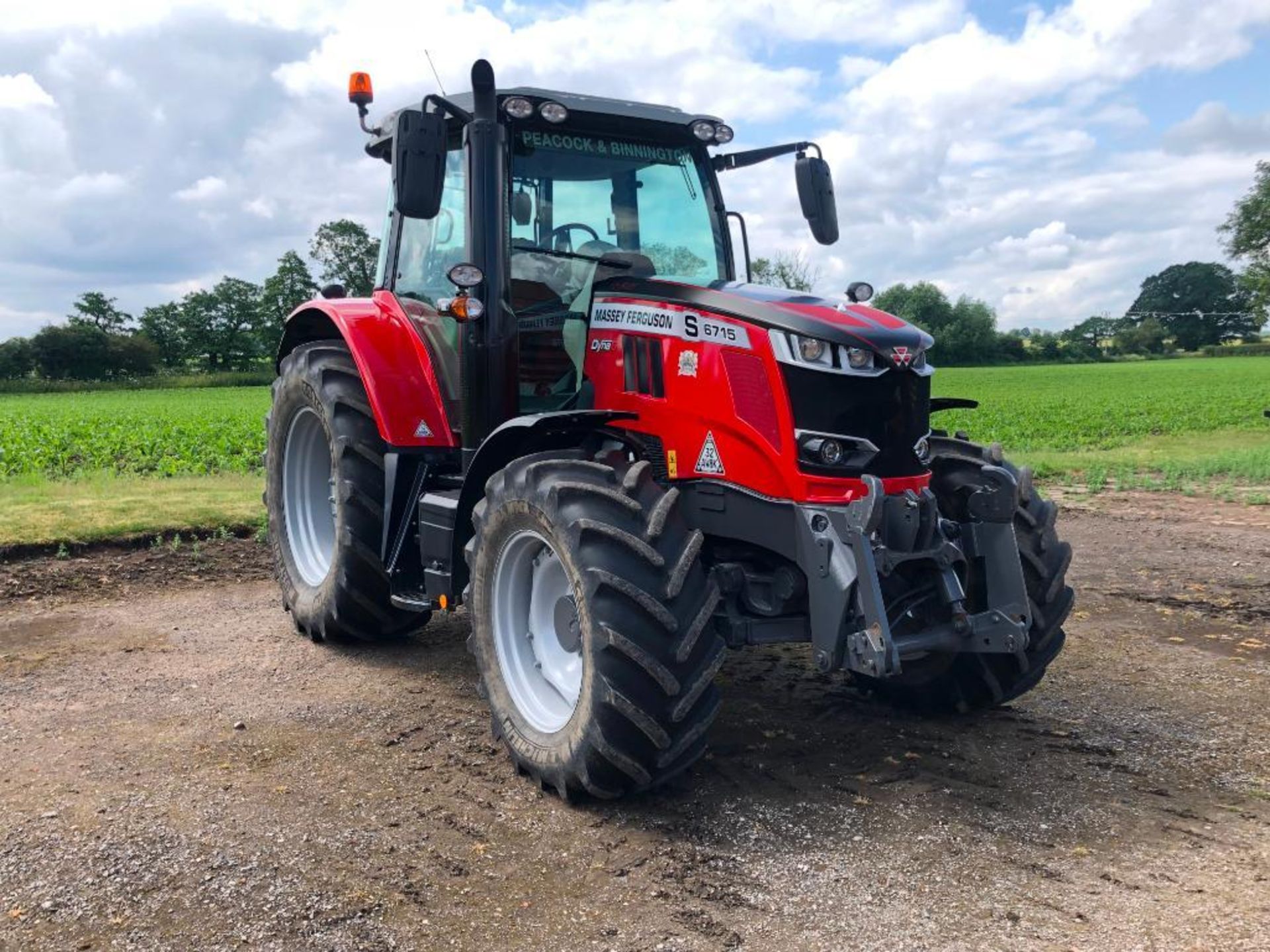 2019 Massey Ferguson 6715 S Dyna 6 50kph 4wd tractor c/w 3 manual spools, front linkage, air brakes, - Image 39 of 41