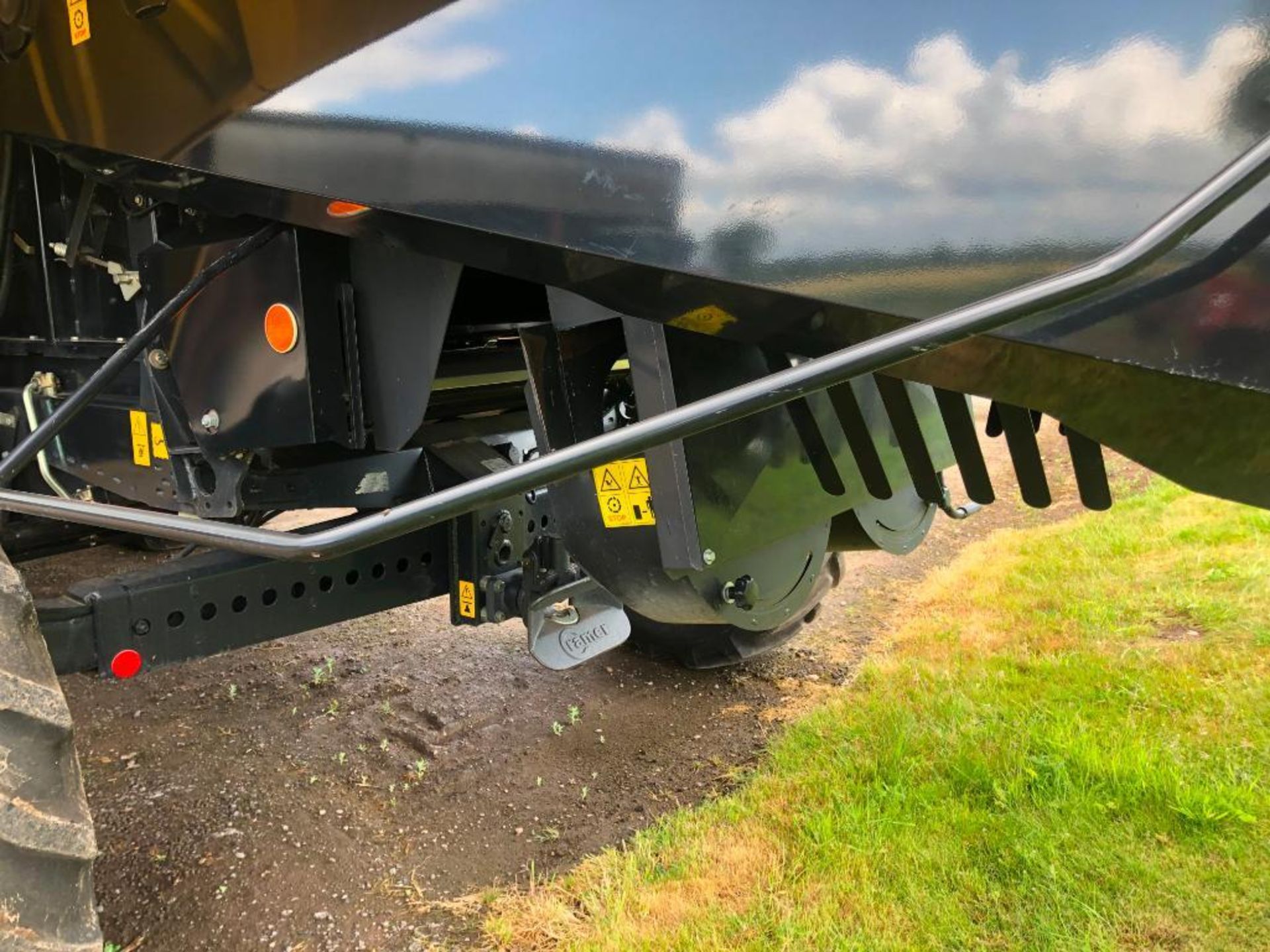 2012 New Holland CX5090 combine harvester with 20ft Varifeed header on Goodyear 800/65R32 front and - Image 14 of 38