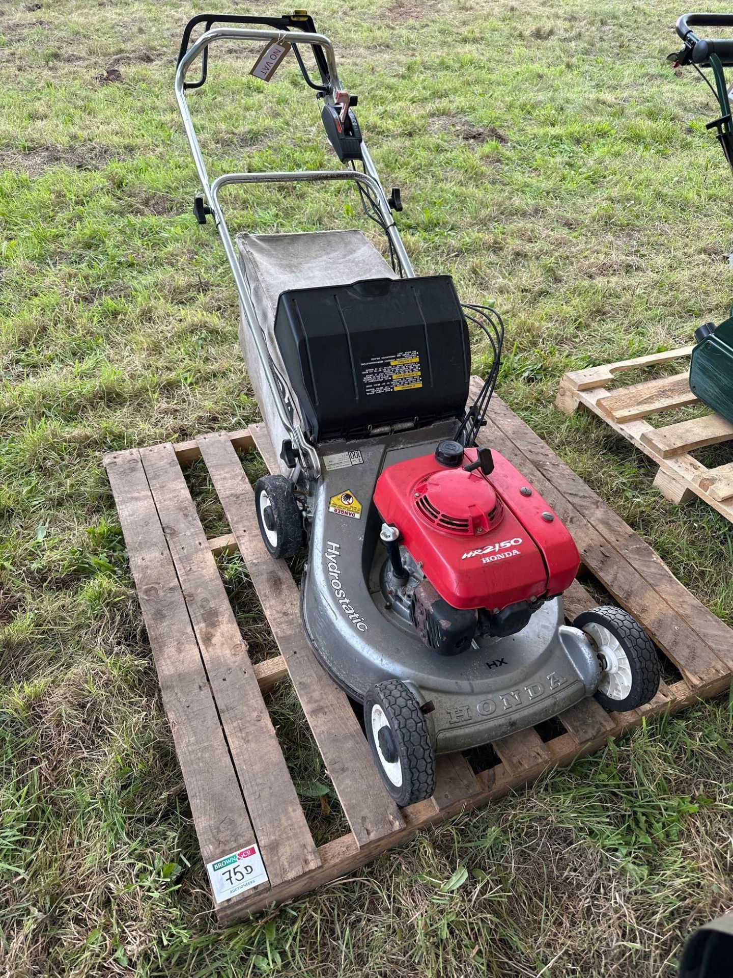 Honda pedestrian mower with HR2150 engine. NO VAT