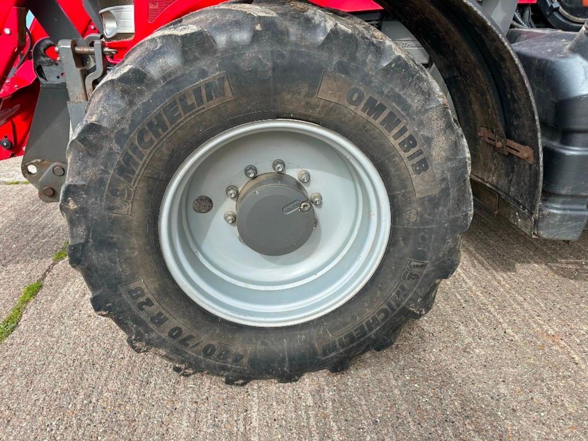 2015 Massey Ferguson 7618 Dyna VT 50Kph 4wd tractor with Massey Ferguson 968 front loader, 50kph, ai - Image 7 of 16