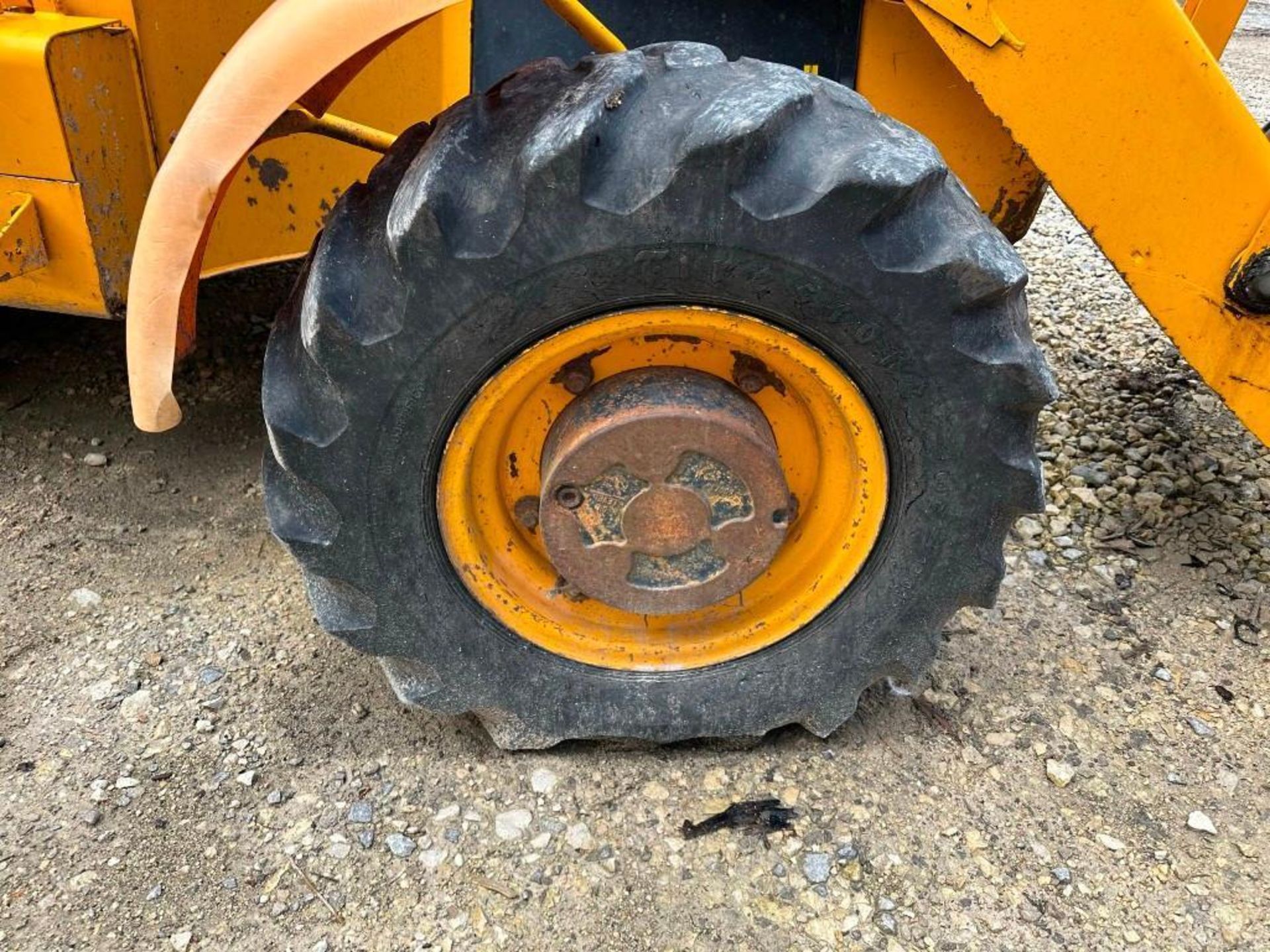 1998 JCB 3CX SRS Powershift 4X4 backhoe digger on 12.0/12.5-18 front and 18-4/26 rear wheels and tyr - Image 11 of 16