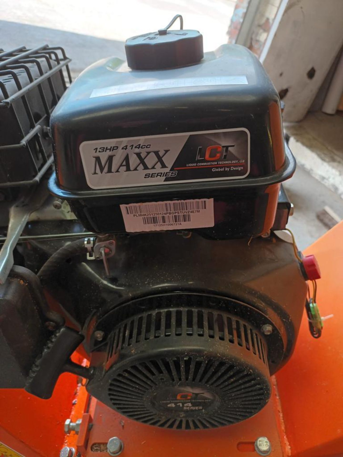Pro Wood Chipper with MAXX 414cc Series engine - Image 5 of 6
