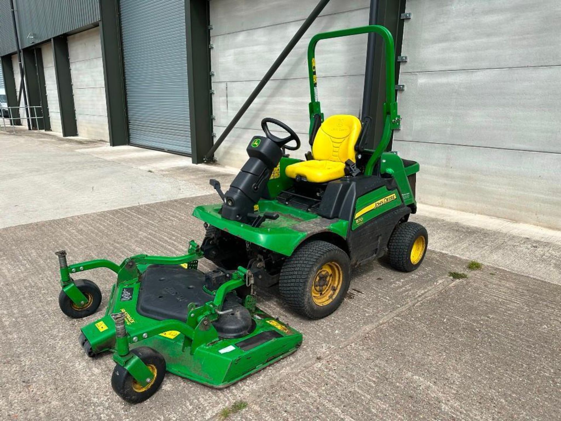 2015 John Deere 1570 TerrainCut hydrostatic mower, c/w Fastback Commercial 62 cutting deck. Hours: 1 - Image 14 of 14