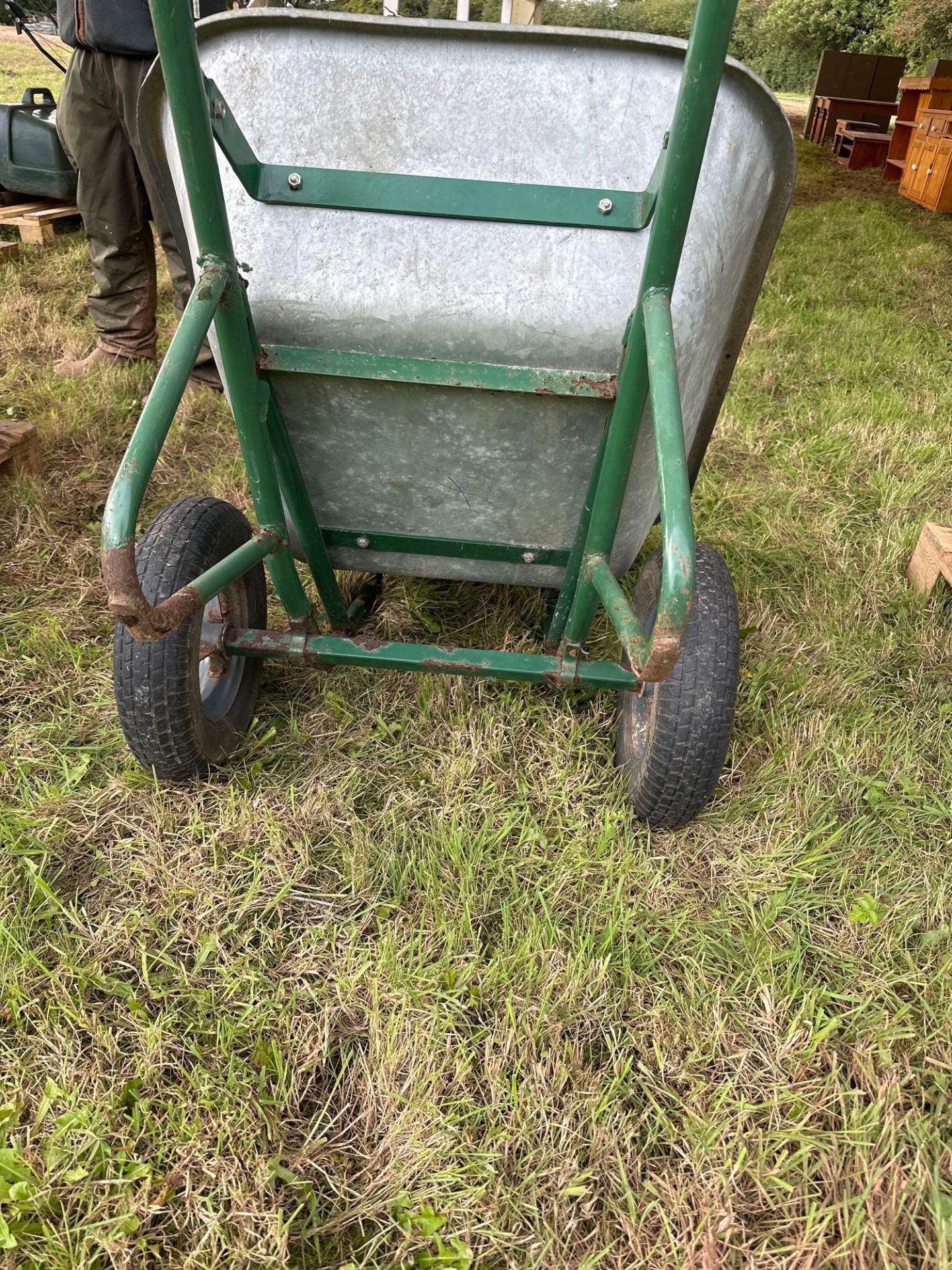 Wheel barrow, two wheel. No VAT - Image 2 of 2