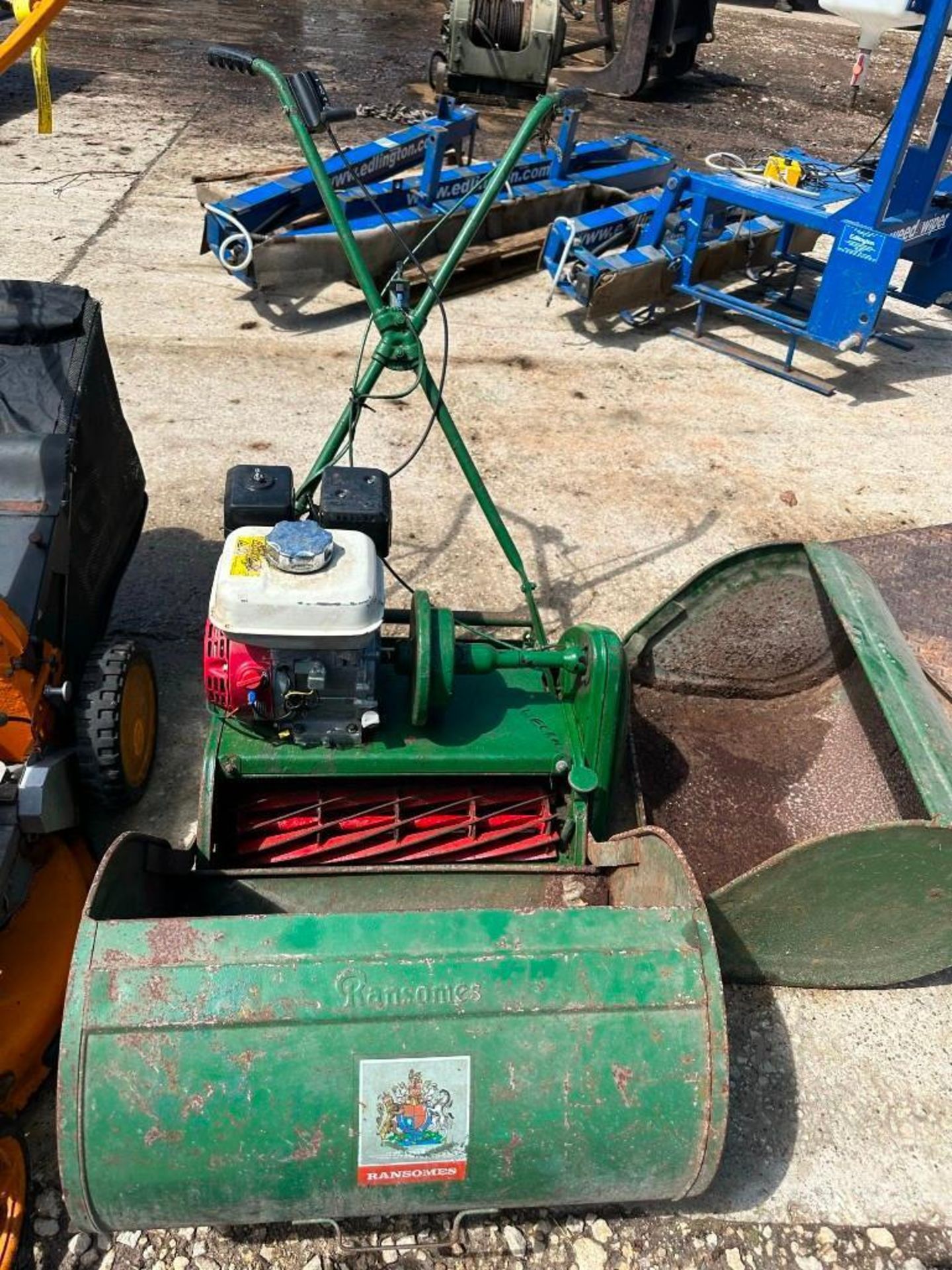 Ransomes pedestrian mower with Honda GX120 engine c/w spare collection barrel - Image 2 of 2
