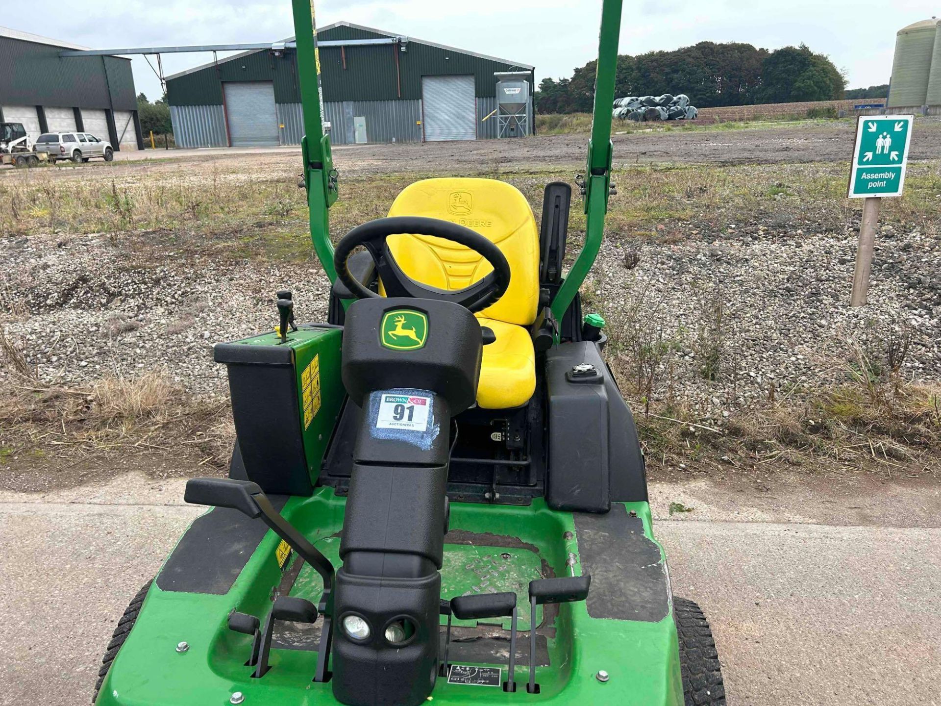 2015 John Deere 1570 TerrainCut hydrostatic mower, c/w Fastback Commercial 62 cutting deck. Hours: 1