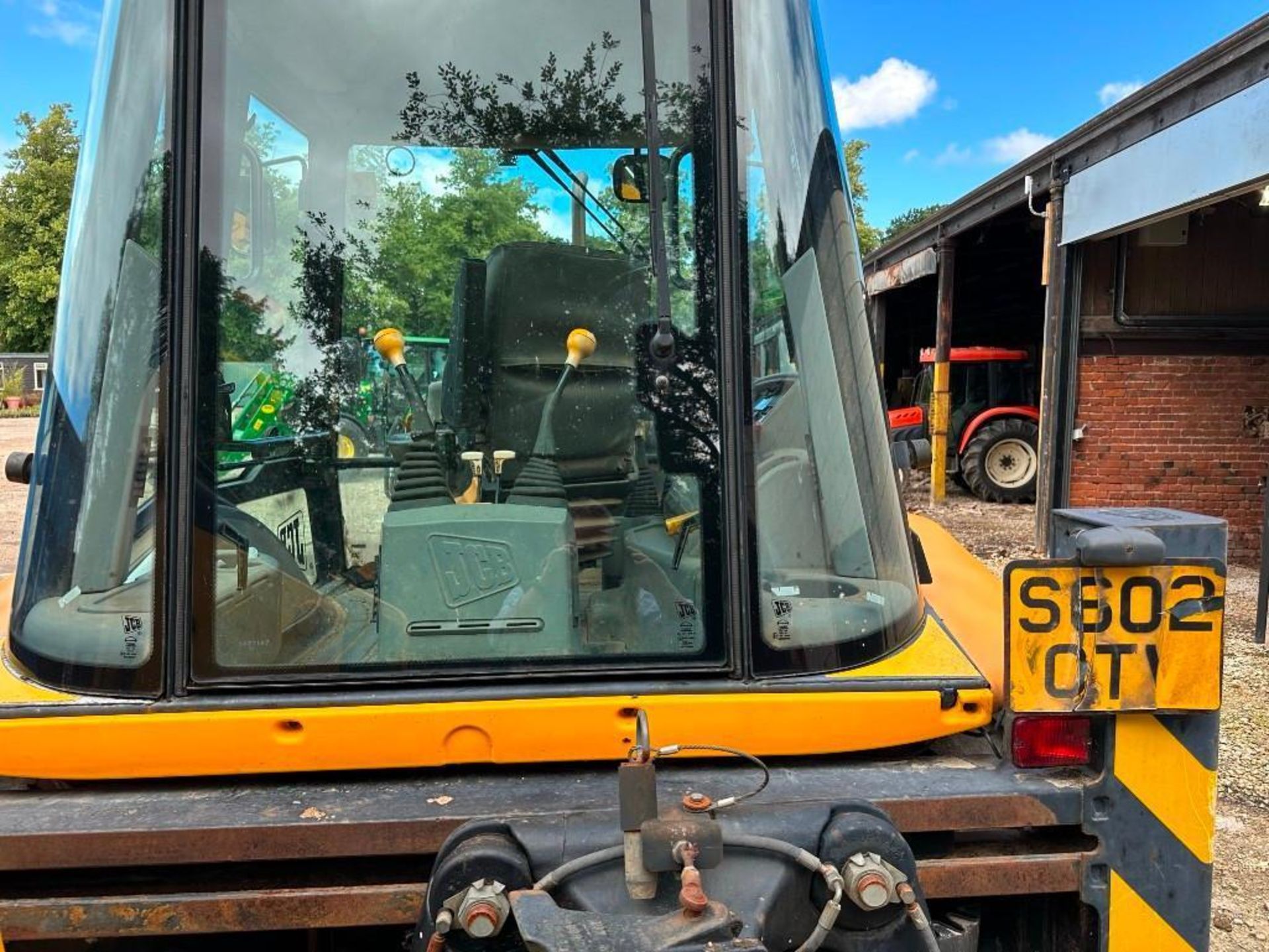 1998 JCB 3CX SRS Powershift 4X4 backhoe digger on 12.0/12.5-18 front and 18-4/26 rear wheels and tyr - Image 13 of 16