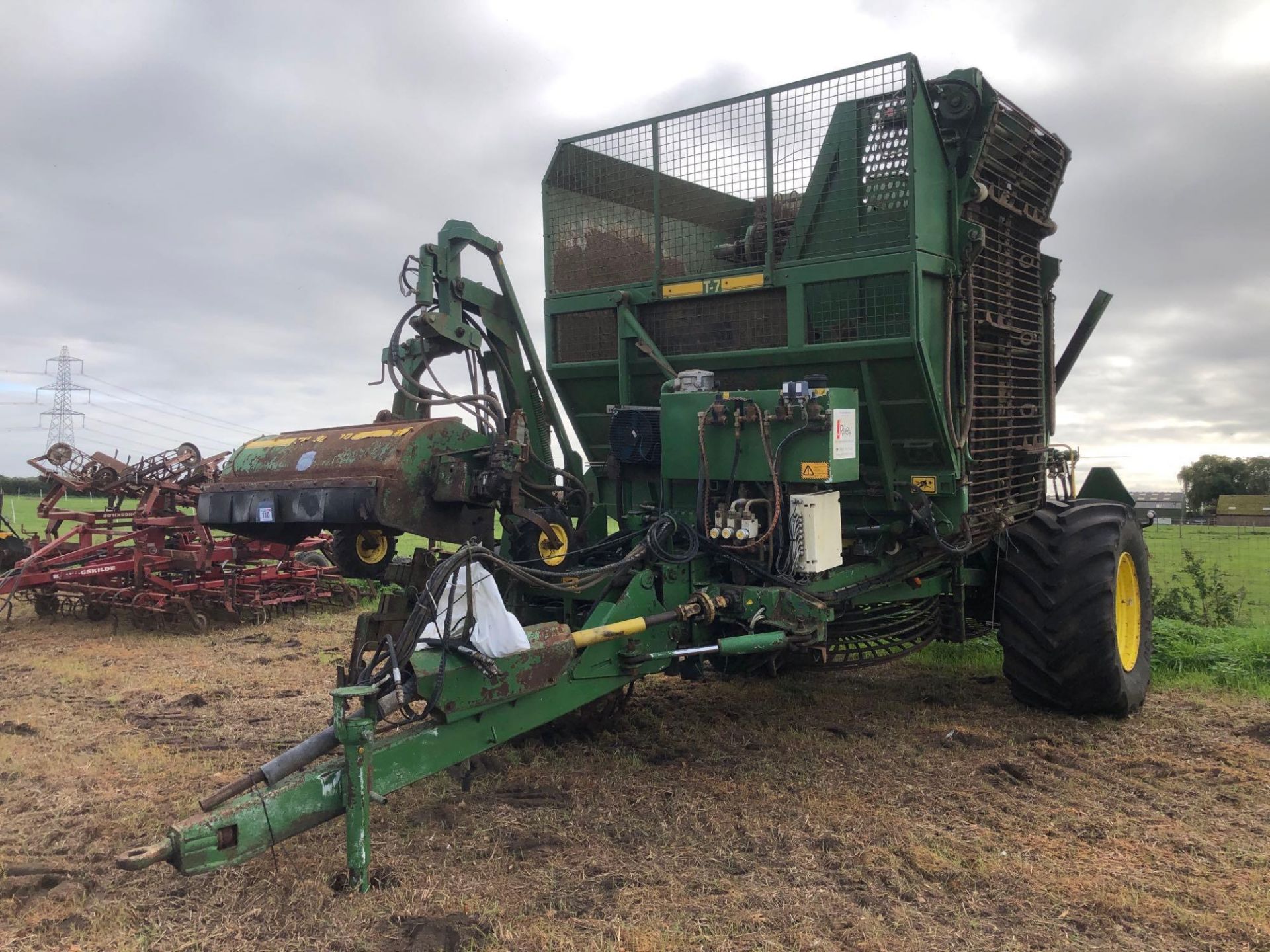 Standen T7 3 row sugar beet harvester. NB: Control box and manual in office - Image 2 of 5