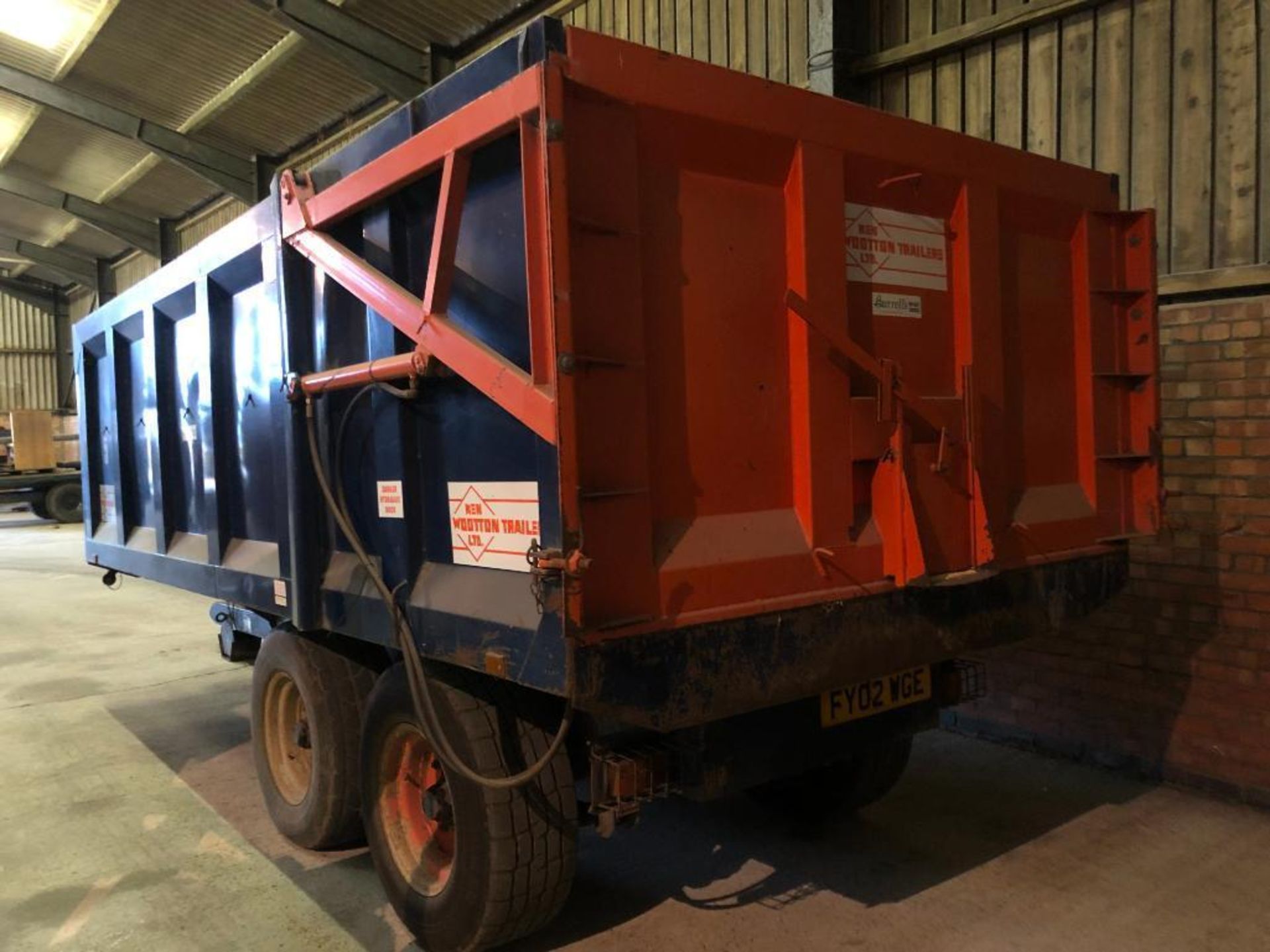 1996 Ken Wootton 10t twin axle grain trailer with hydraulic tailgate and grain chute. Serial No: 10. - Image 7 of 8