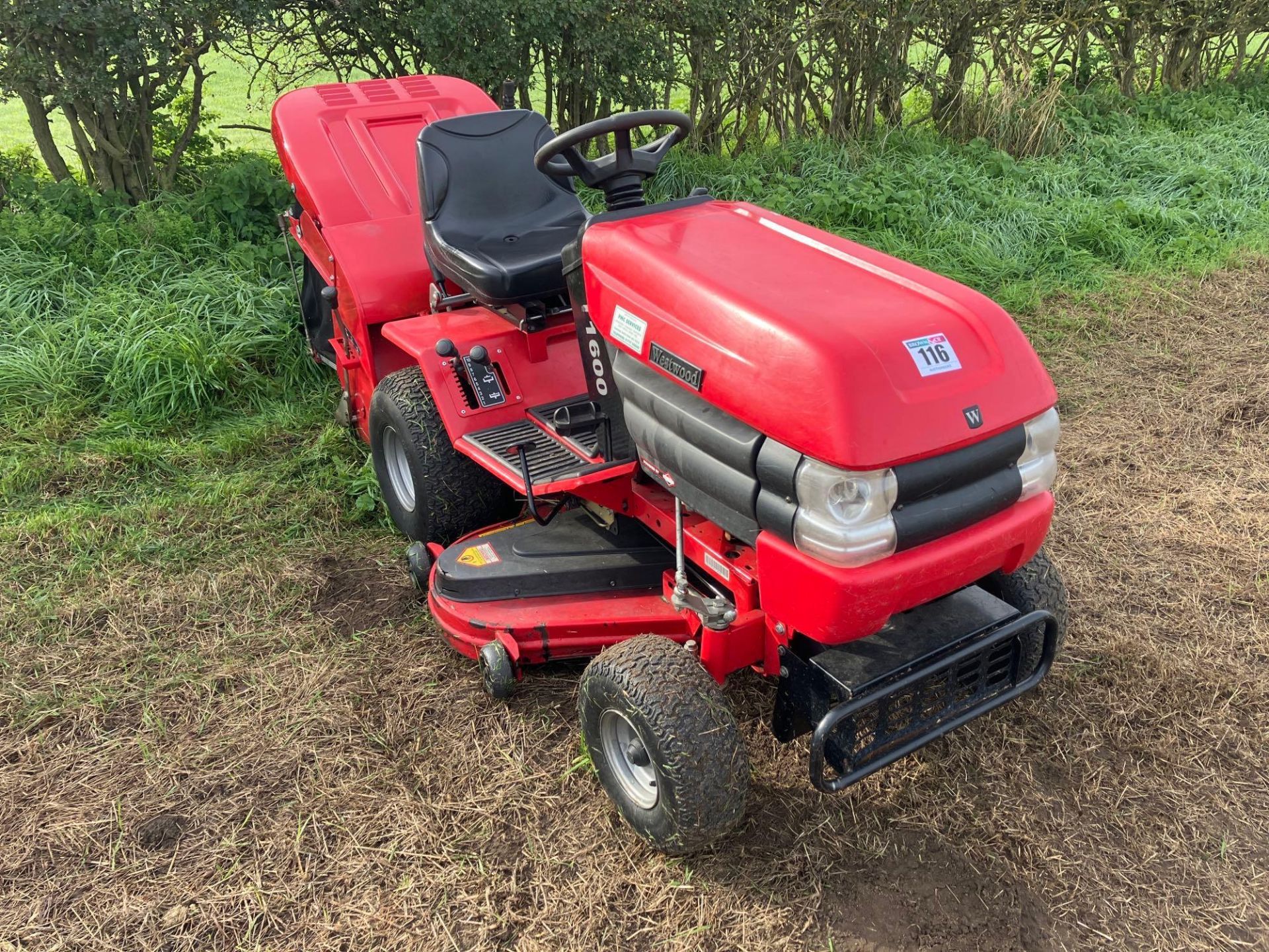 Westwood T1600 ride on mower with collector