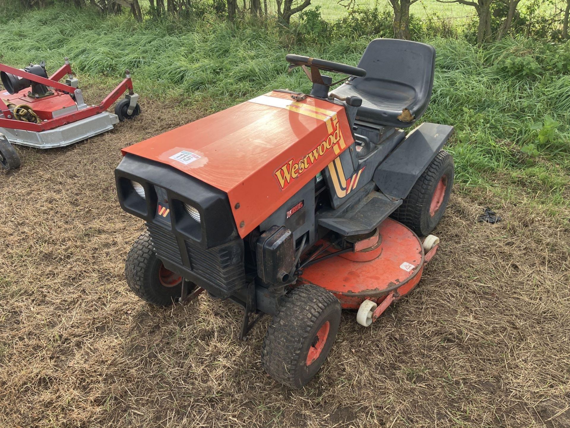 Westwood Diesel D1200 ride on lawn mower - Image 2 of 3