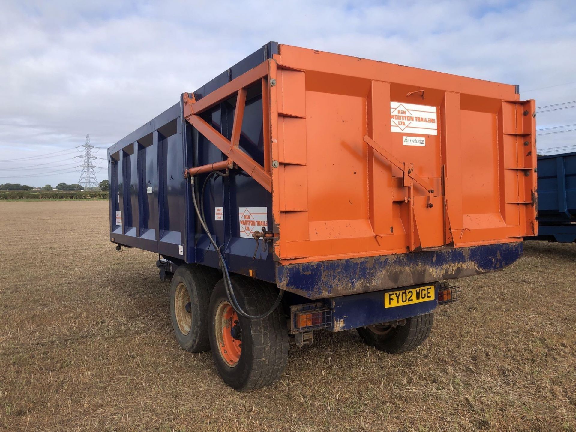 1996 Ken Wootton 10t twin axle grain trailer with hydraulic tailgate and grain chute. Serial No: 10. - Image 4 of 8