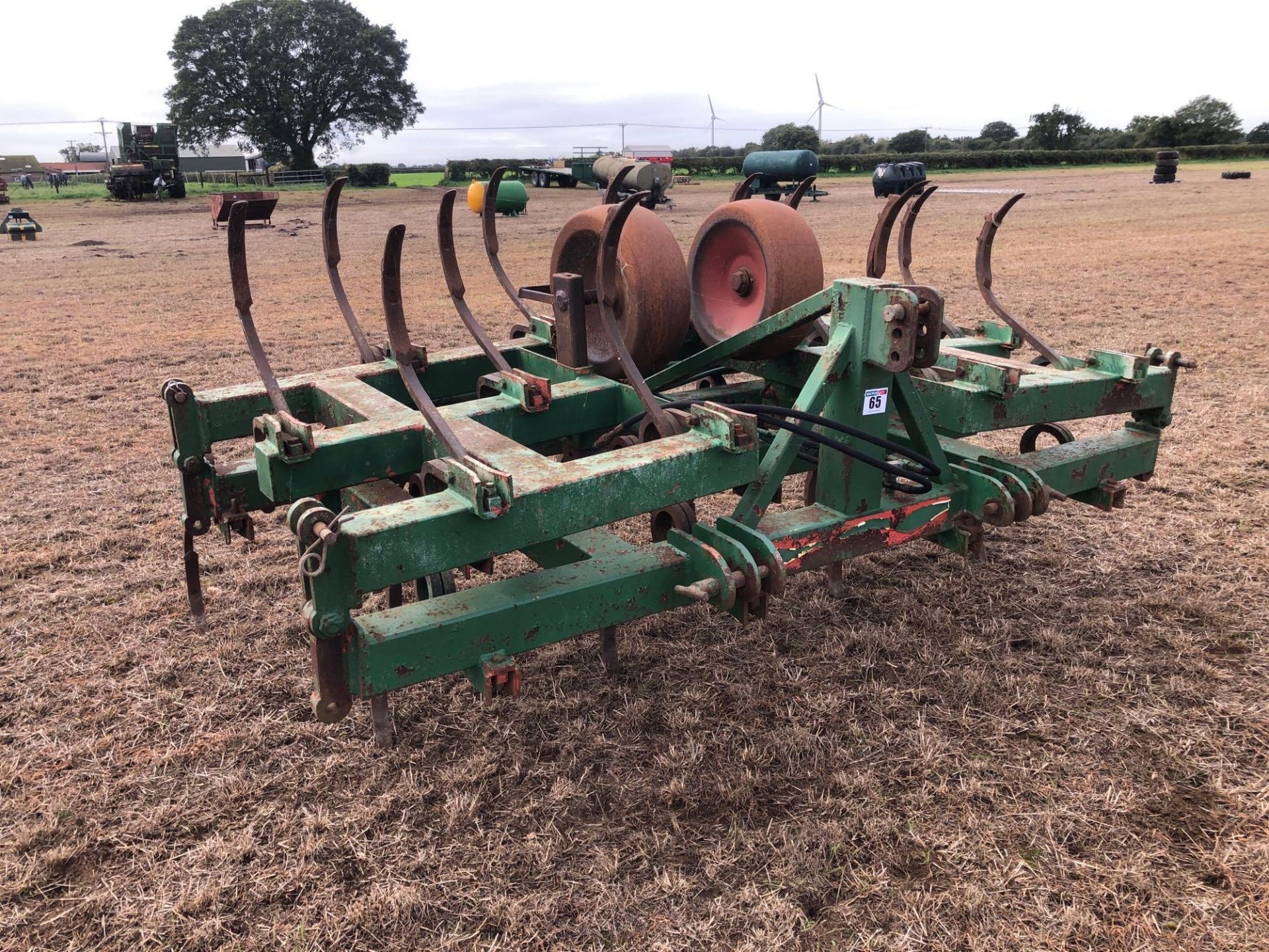 Jones pigtail cultivator, 4.7m, hydraulic folding, linkage mounted - Image 2 of 4