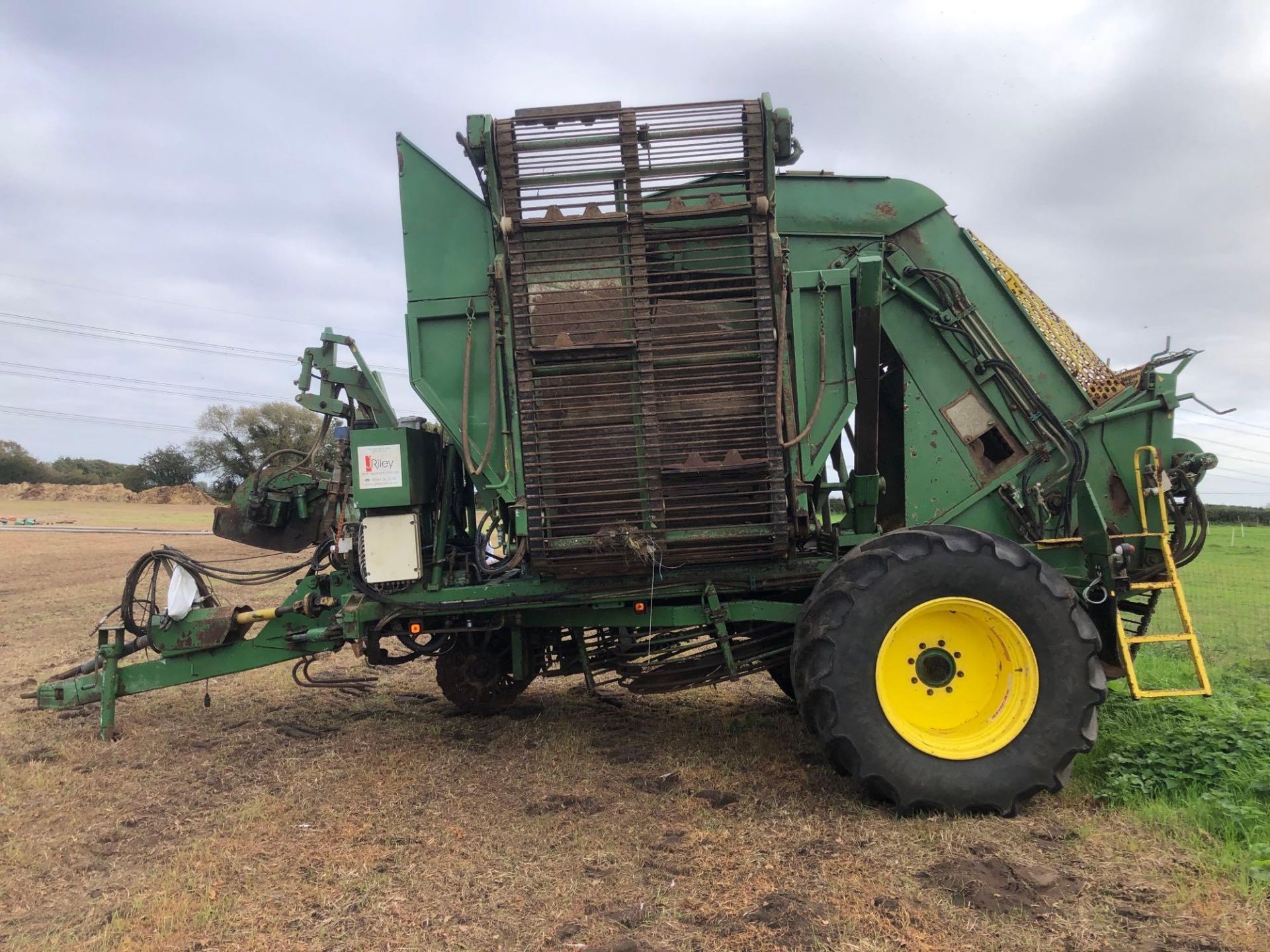 Standen T7 3 row sugar beet harvester. NB: Control box and manual in office - Image 3 of 5