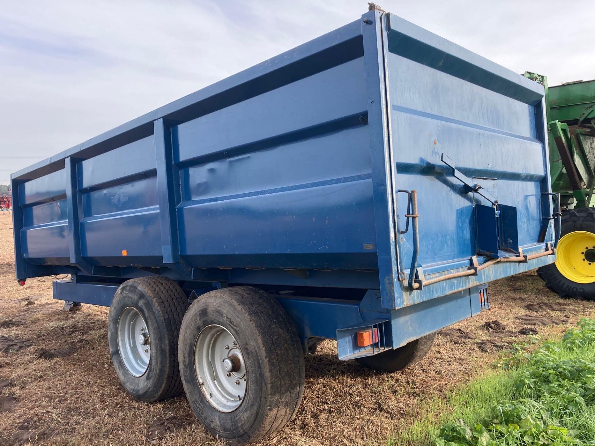 1994 AS Marston FF12 12T trailer with manual tailgate and grain chute on 385/65R22.5 wheels and tyre - Image 5 of 5