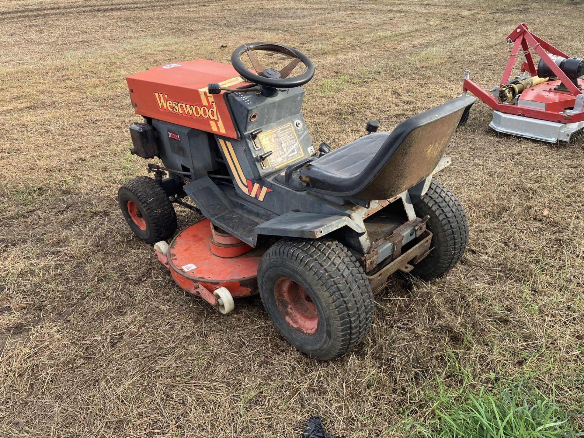 Westwood Diesel D1200 ride on lawn mower - Image 3 of 3