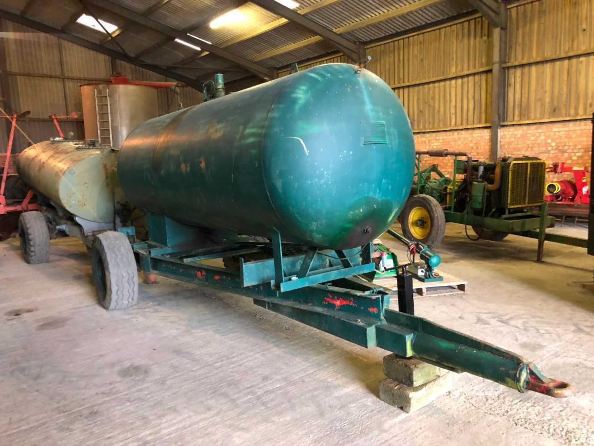 WEFCO (Gainsborough) Ltd 3,950l fuel bowser with manual pump, single axle on 12.5/80-15 wheels and t - Image 5 of 6