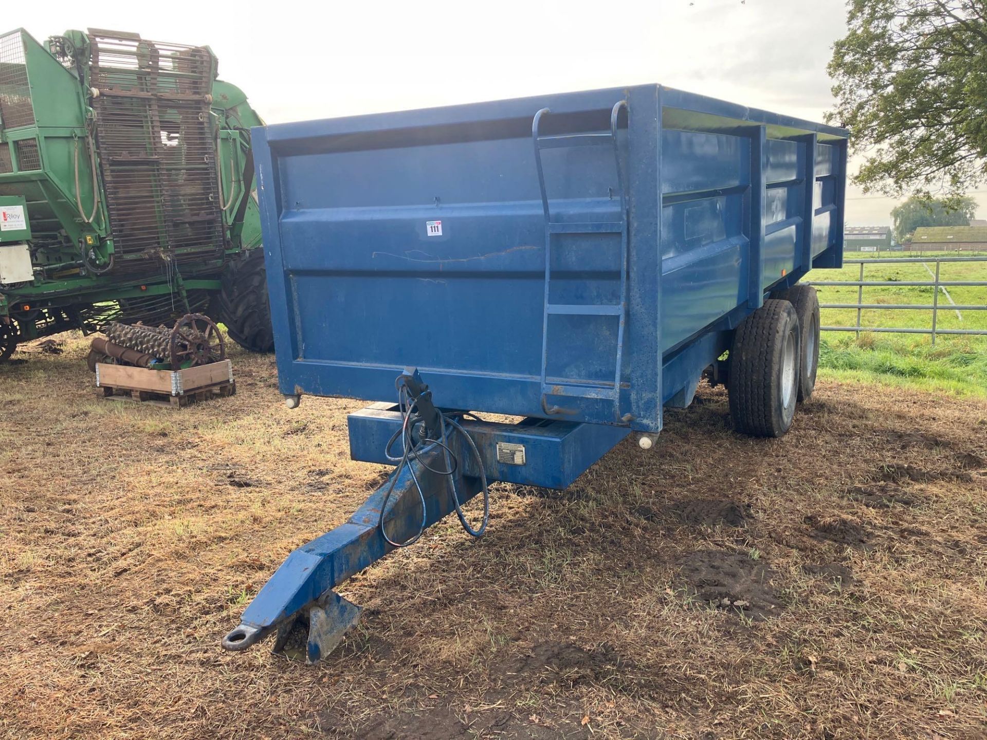 1994 AS Marston FF12 12T trailer with manual tailgate and grain chute on 385/65R22.5 wheels and tyre - Image 2 of 5