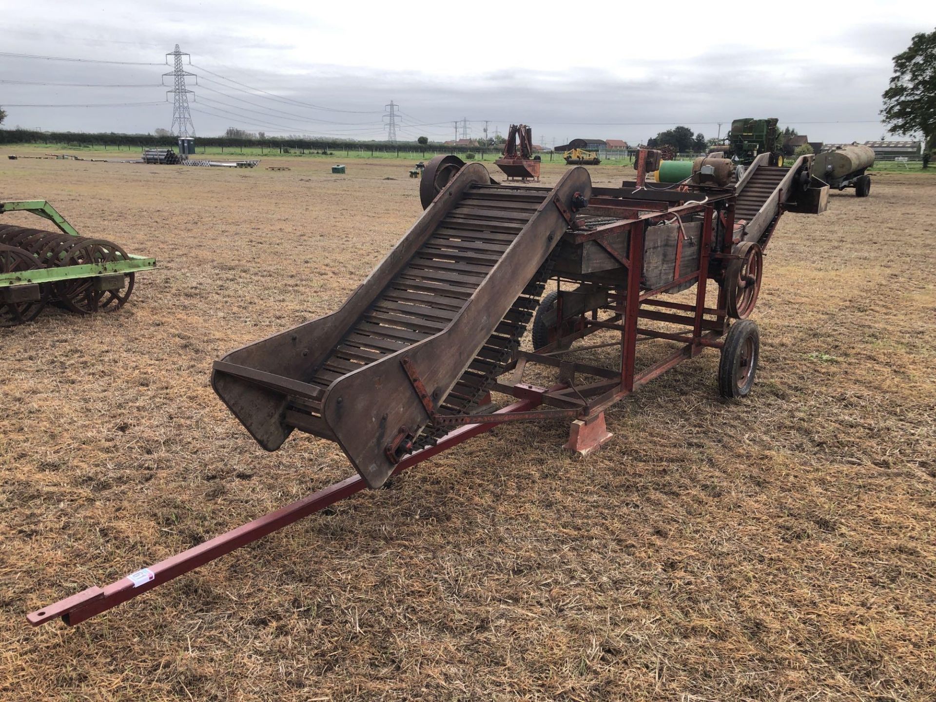 Tong 3 phase grader with various screens. Serial No: 6210