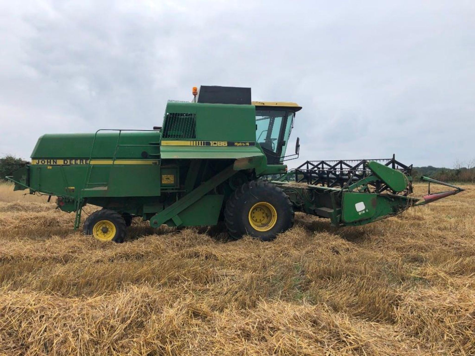 1987 John Deere 1085 Combine c/w 18ft Cut Header - (Suffolk) - Image 3 of 36