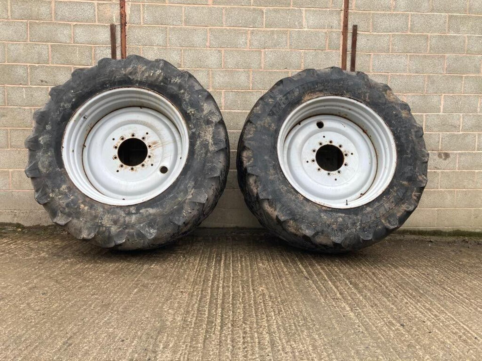 Set of 710/60R42 Michelin Tyres & 600/60R30 Michelin Tyres on Case Wheels - (Shropshire) - Image 2 of 10