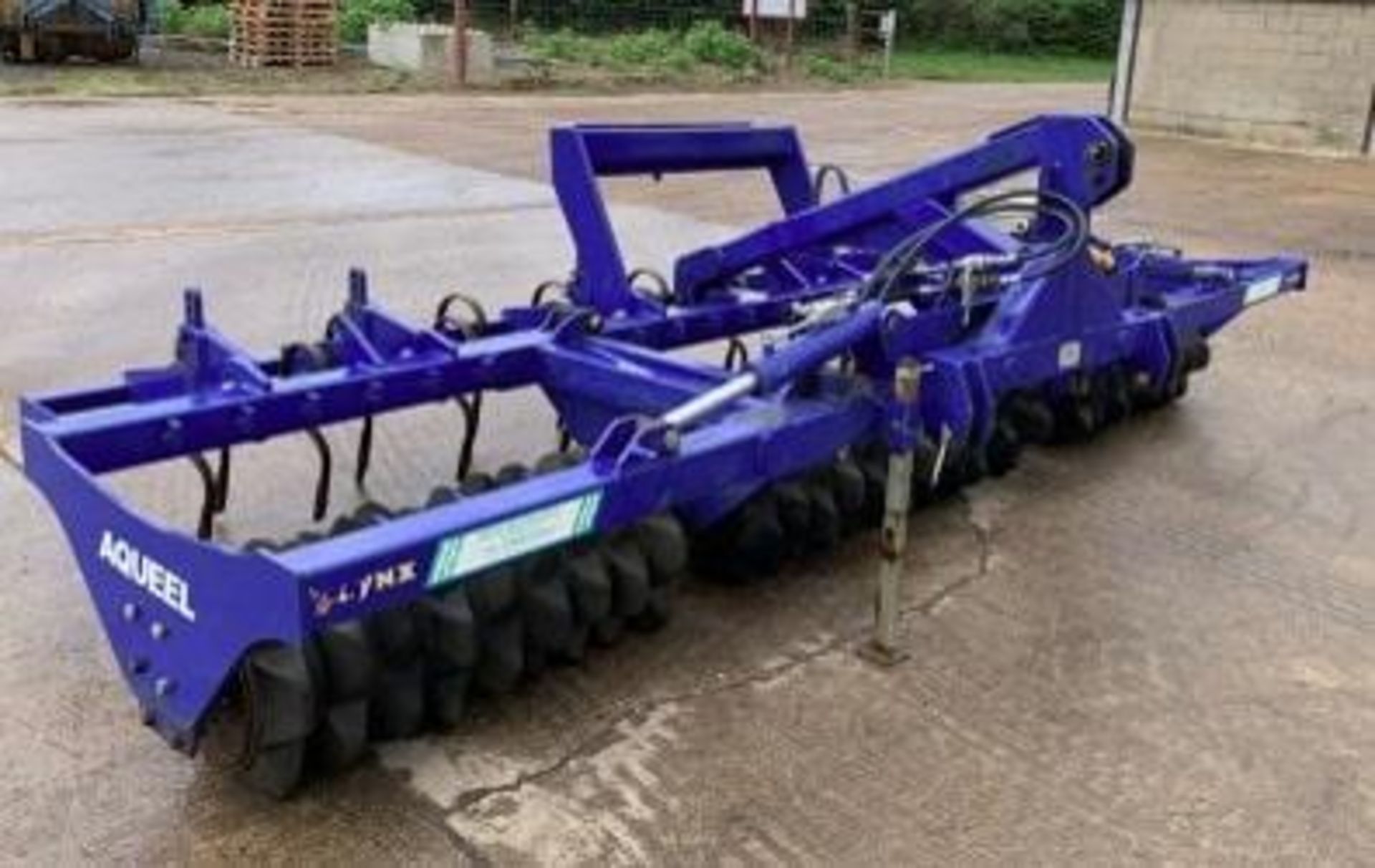 Lynx Aqueel 4STF Folding Front Tine & Rubber Press - (Norfolk) - Image 4 of 5