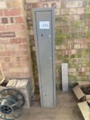 Gun Cabinet (No Keys) - (Lincolnshire)