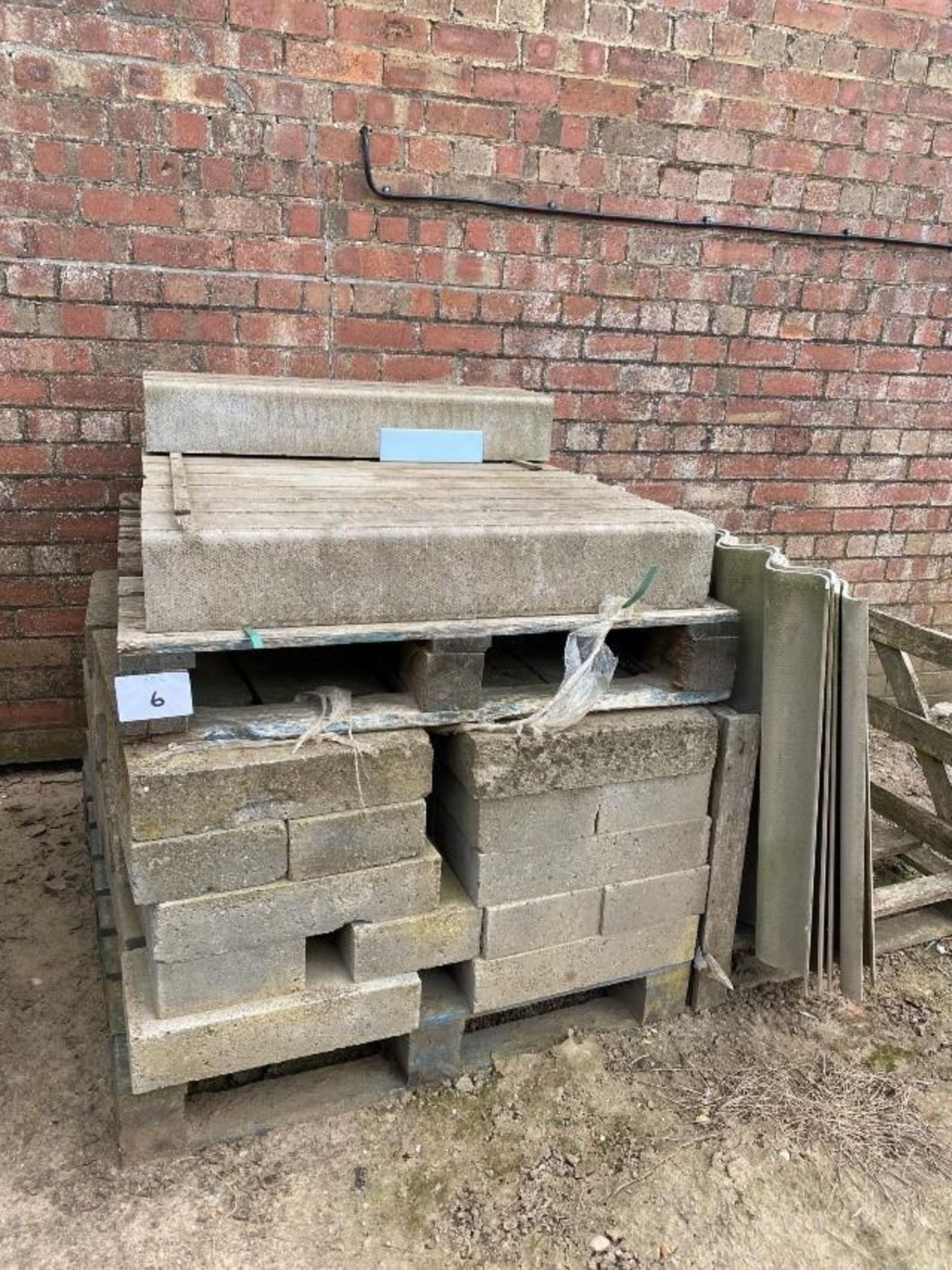 Concrete Kerbstones And Blocks - (Lincolnshire)