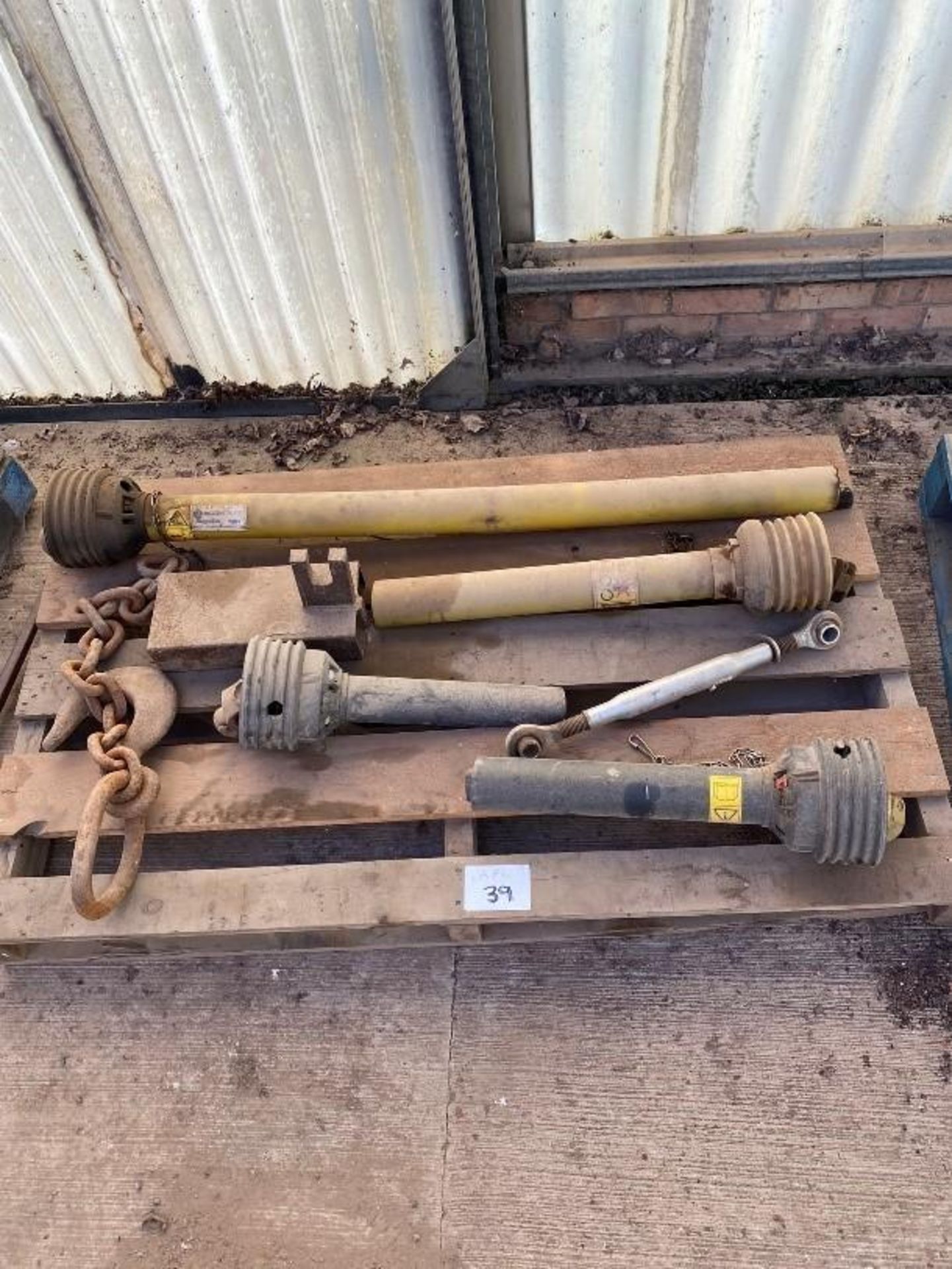 4No. PTO Shafts, Top Link And Chain - (Lincolnshire)