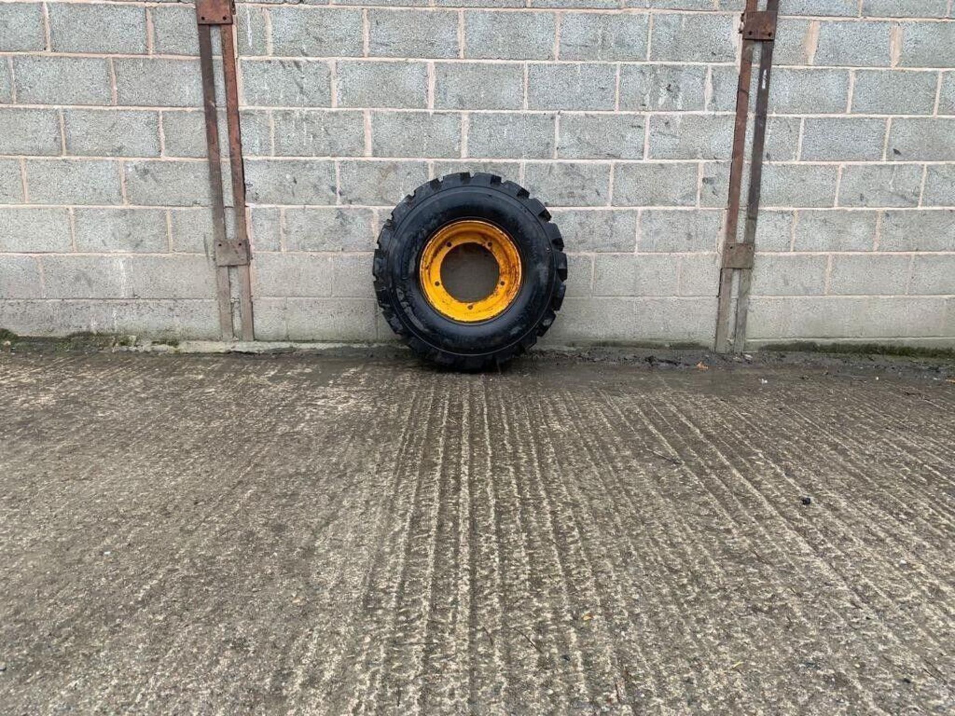 4-17.5 Camso-Xtra-Wall 12PR Tyre on 5 Stud Rim - (Shropshire) - Image 3 of 7