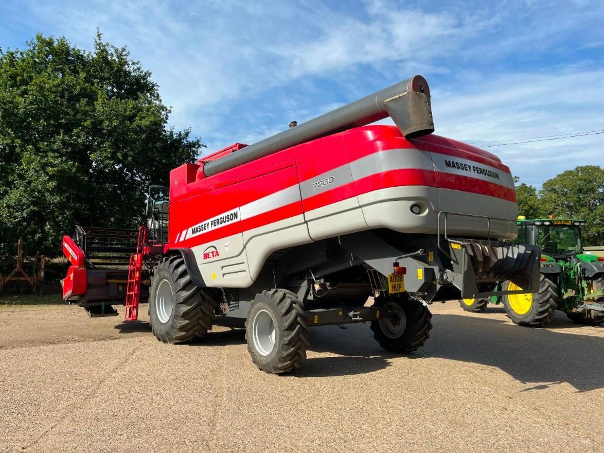 2008 Massey Ferguson 7260 Combine c/w 2005 Massey Ferguson 743 18Ft Header - Image 6 of 18