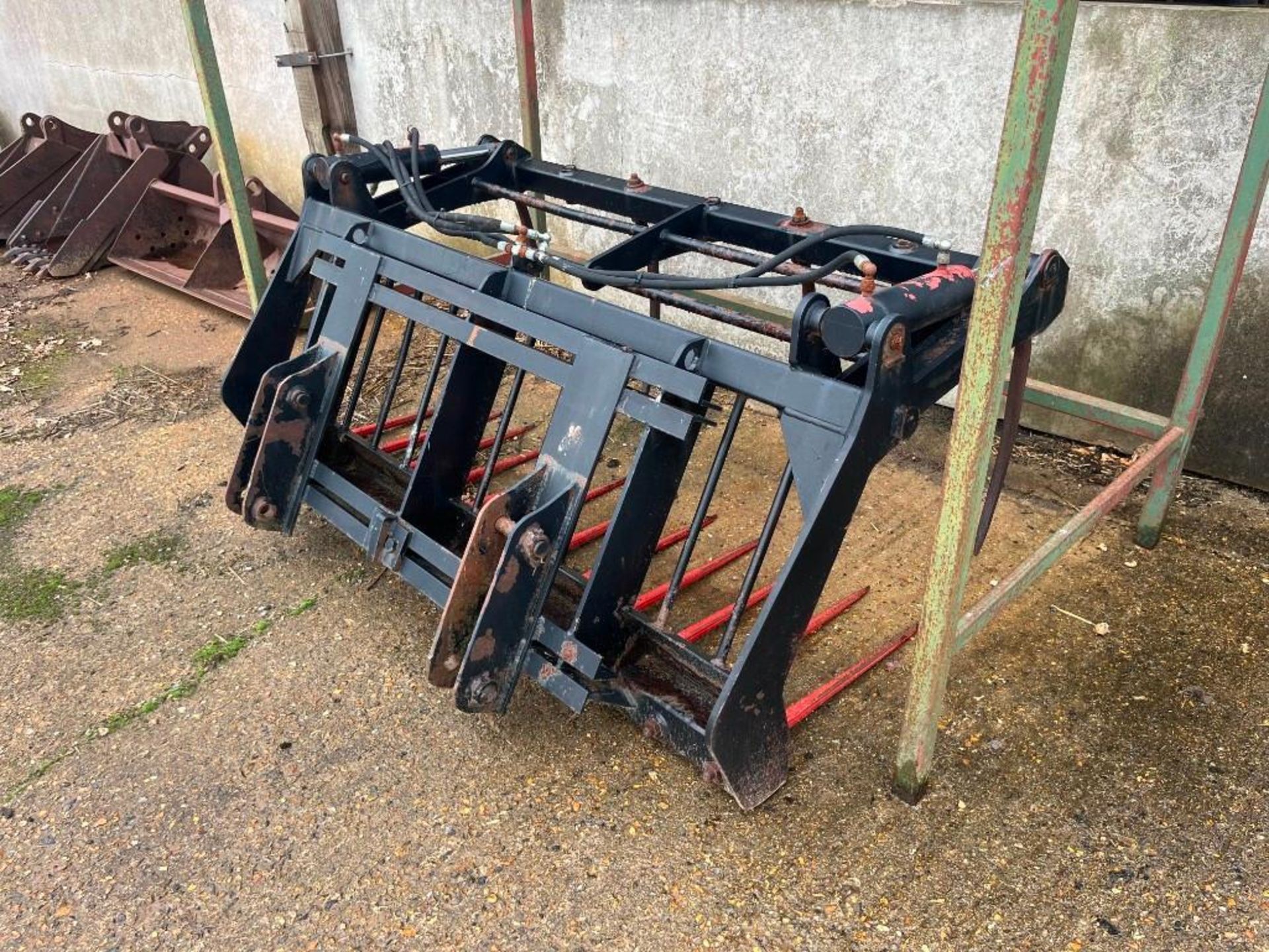 Misc 1.9m Muck Grab, Hydraulically Operated, Ford 555 Brackets